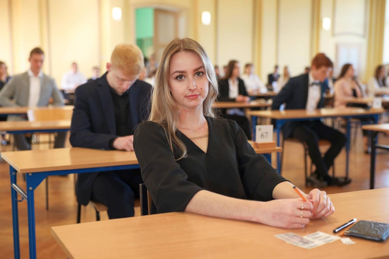 Zdjęcie w galerii na portalu naszraciborz.pl: Matura w raciborskim Ekonomiku [FOTO] wiadomości z regionu