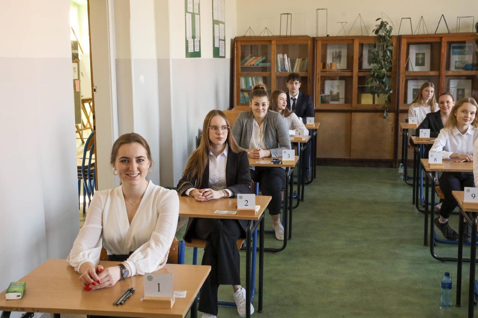 Zdjęcie w galerii na portalu naszraciborz.pl: Matura w raciborskim Ekonomiku [FOTO] wiadomości z regionu