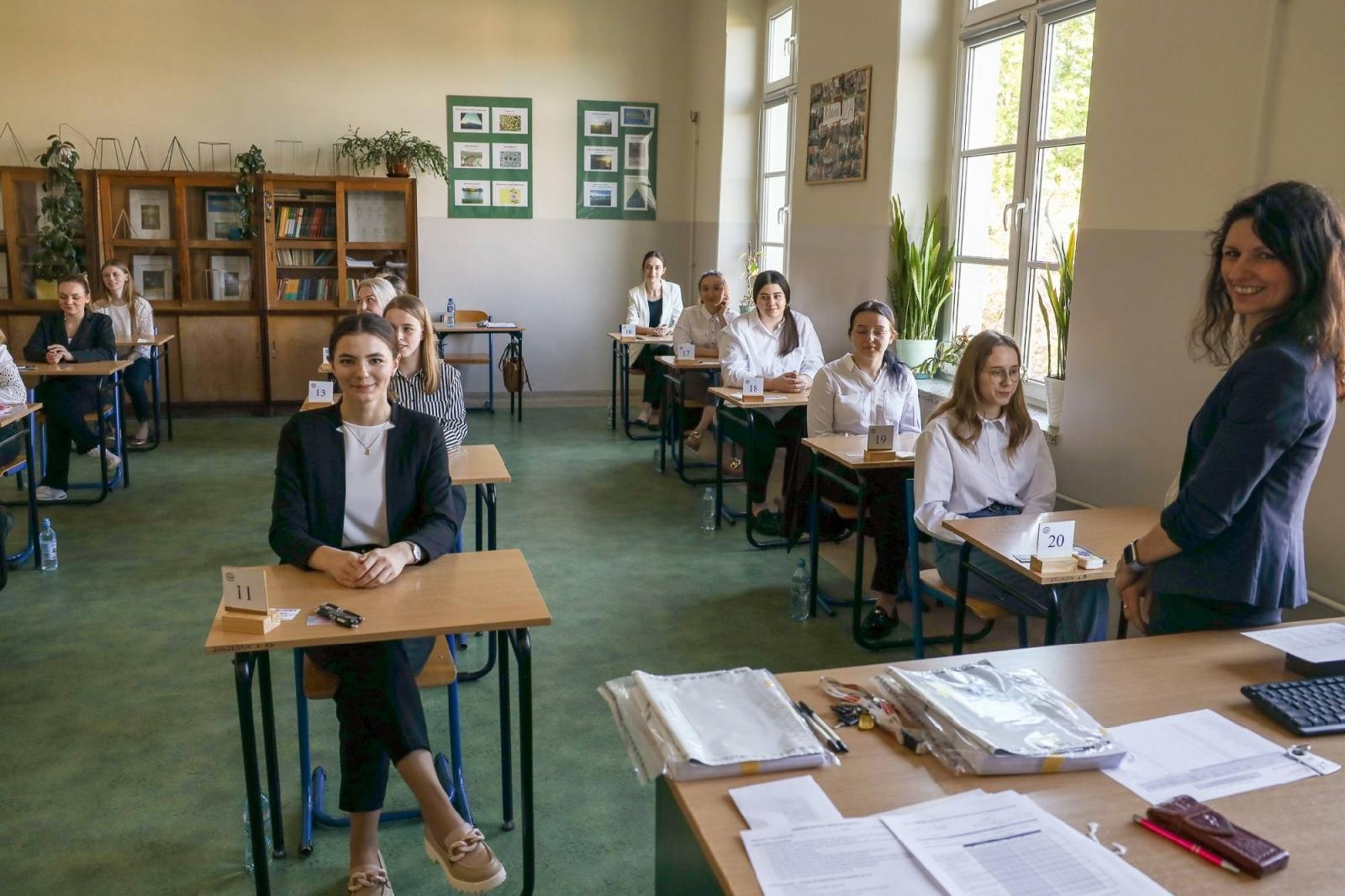 Zdjęcie w galerii na portalu naszraciborz.pl: Matura w raciborskim Ekonomiku [FOTO] wiadomości z regionu
