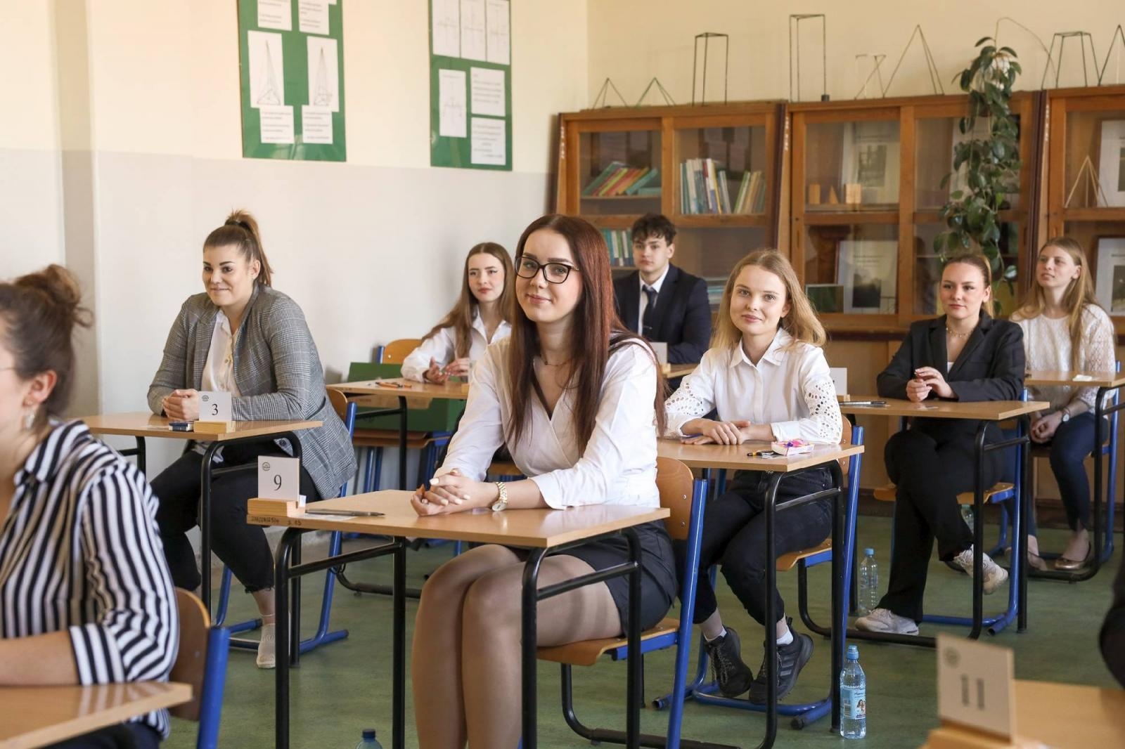 Zdjęcie w galerii na portalu naszraciborz.pl: Matura w raciborskim Ekonomiku [FOTO] wiadomości z regionu
