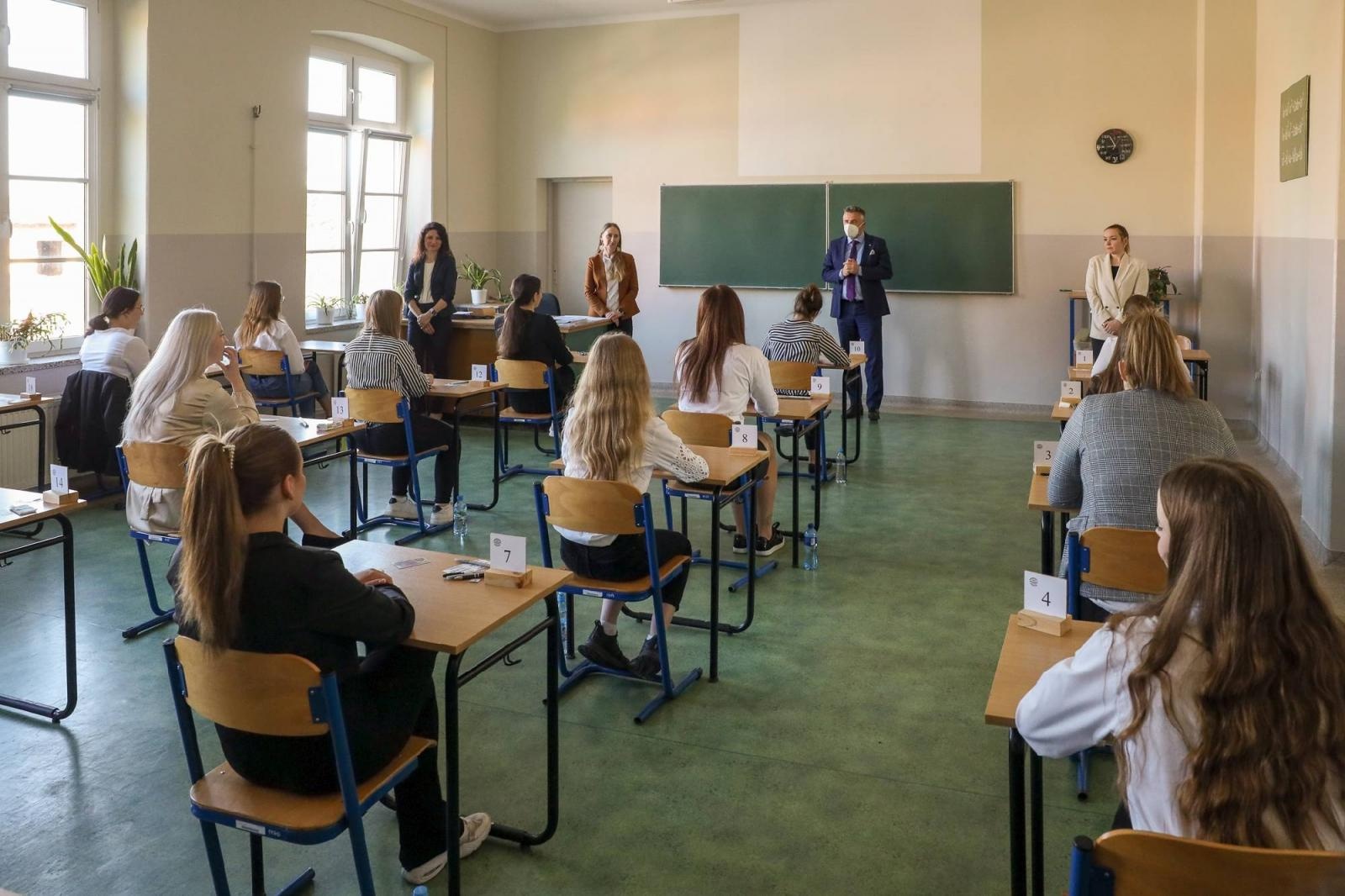 Zdjęcie w galerii na portalu naszraciborz.pl: Matura w raciborskim Ekonomiku [FOTO] wiadomości z regionu