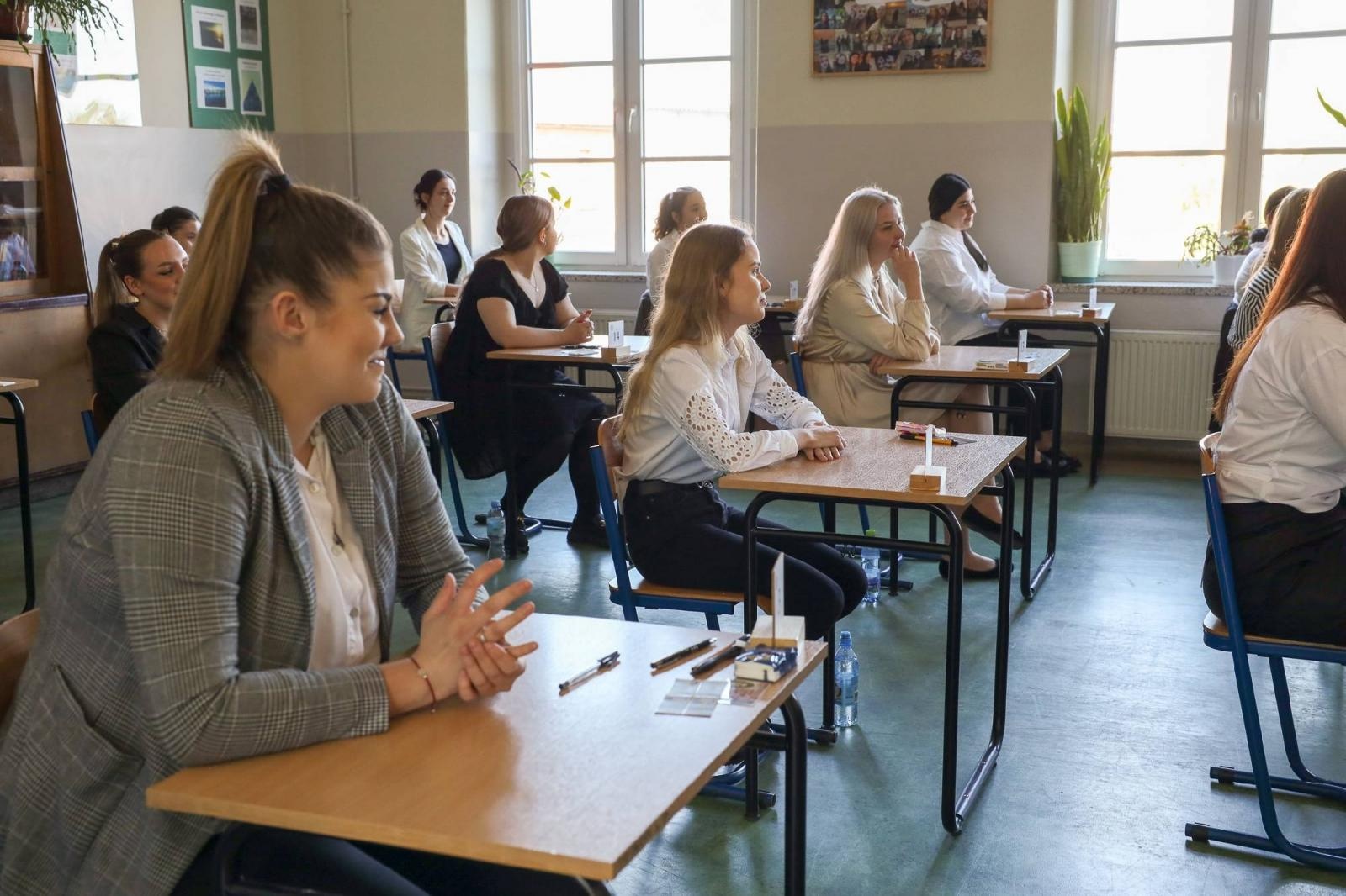 Zdjęcie w galerii na portalu naszraciborz.pl: Matura w raciborskim Ekonomiku [FOTO] wiadomości z regionu