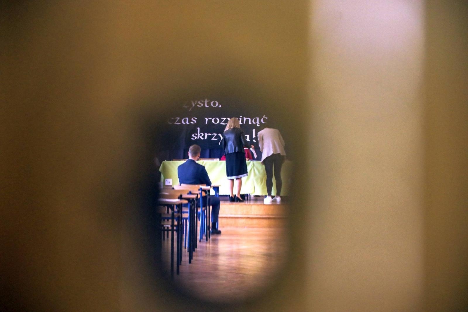 Zdjęcie w galerii na portalu naszraciborz.pl: Matura w raciborskim Ekonomiku [FOTO] wiadomości z regionu