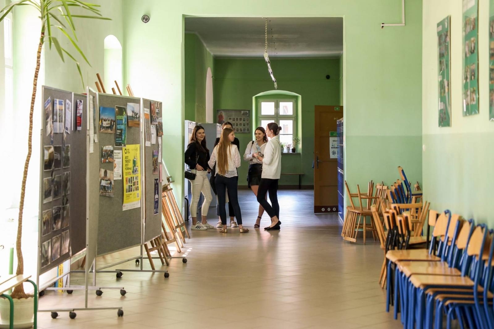 Zdjęcie w galerii na portalu naszraciborz.pl: Matura w raciborskim Ekonomiku [FOTO] wiadomości z regionu