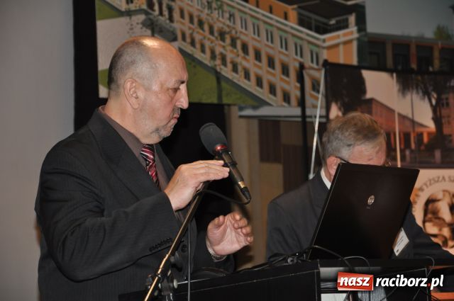 Zdjęcie w galerii na portalu naszraciborz.pl: Belfer on-line, czyli nowoczesny nauczyciel wiadomości z regionu