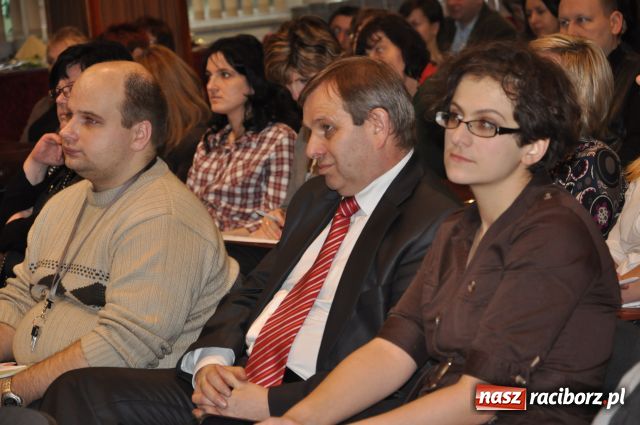 Zdjęcie w galerii na portalu naszraciborz.pl: Belfer on-line, czyli nowoczesny nauczyciel wiadomości z regionu