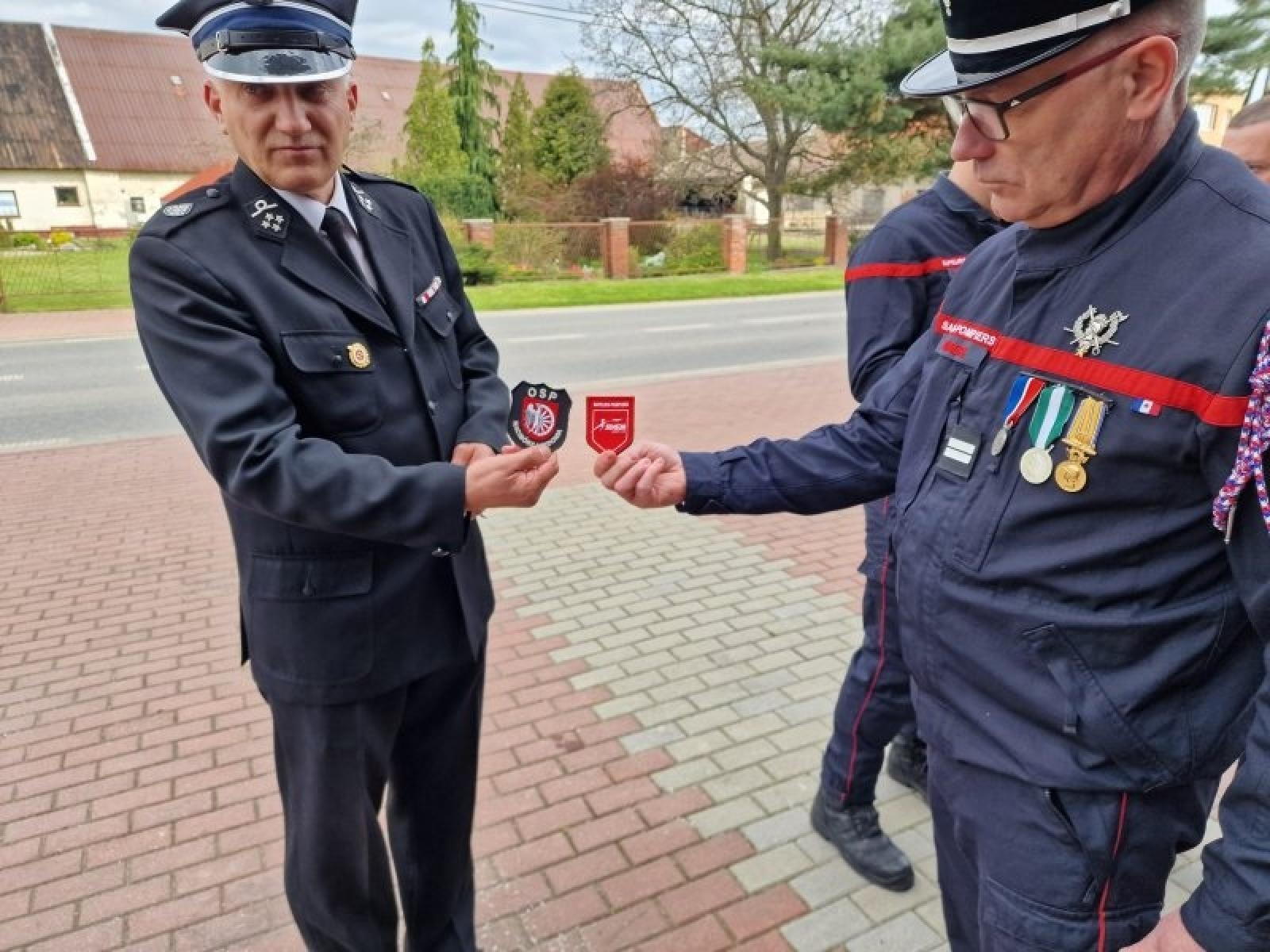 Zdjęcie w galerii na portalu naszraciborz.pl: Druhowie z Miedoni gościli strażaków z Francji wiadomości z regionu