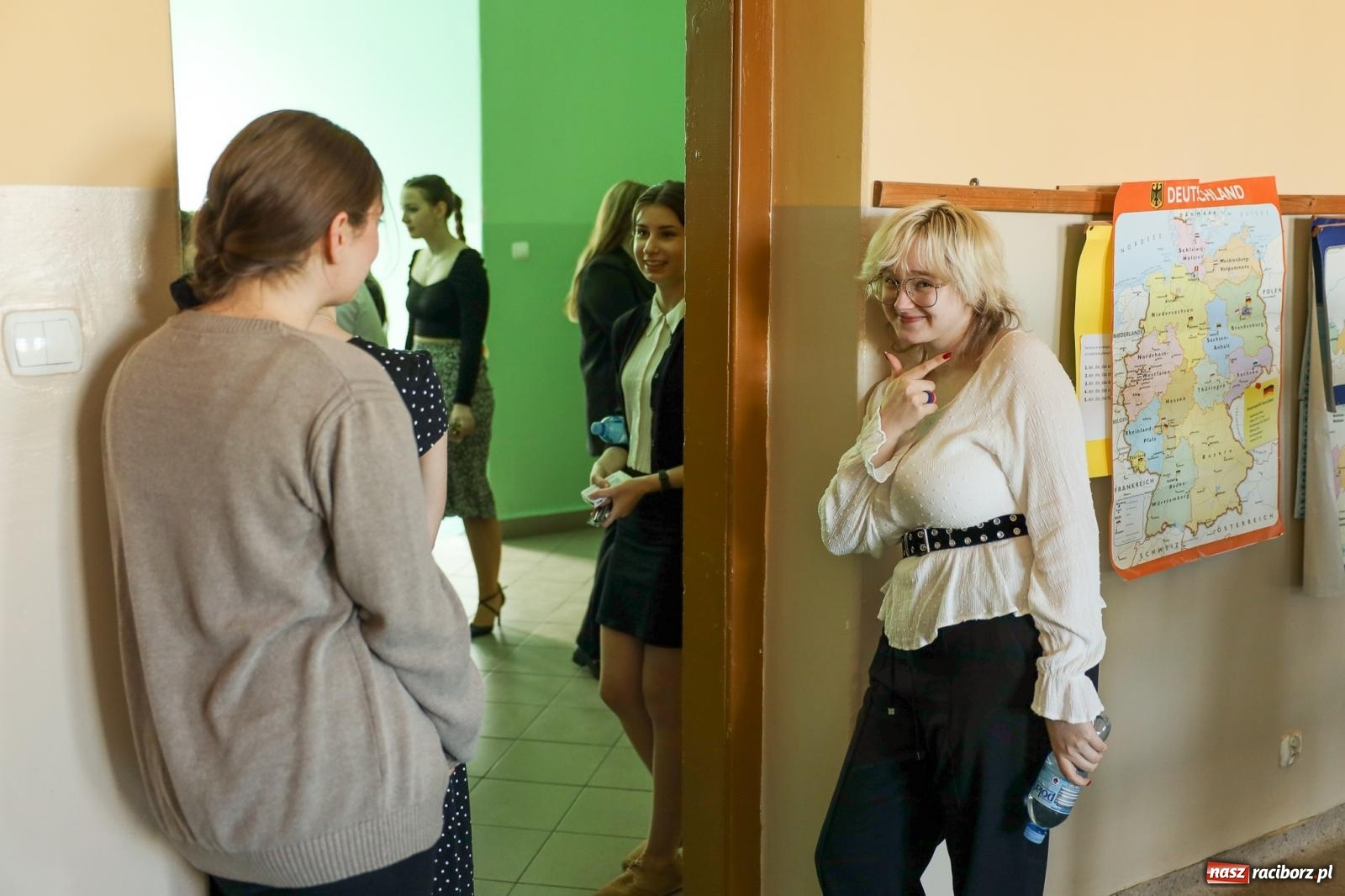 Zdjęcie w galerii na portalu naszraciborz.pl: Maturzyści Ekonomika zmierzyli się z językiem obcym wiadomości z regionu