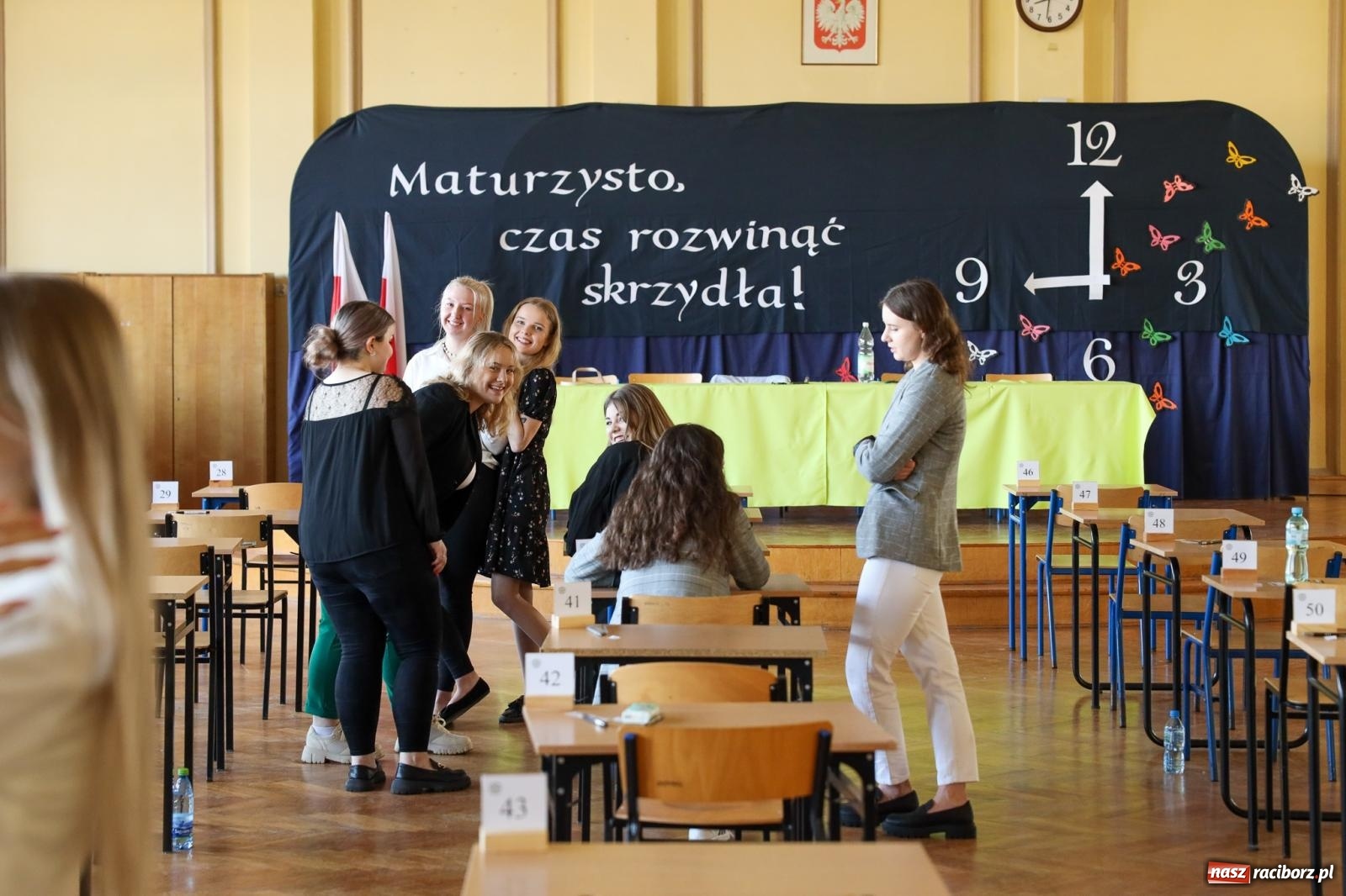 Zdjęcie w galerii na portalu naszraciborz.pl: Maturzyści Ekonomika zmierzyli się z językiem obcym wiadomości z regionu