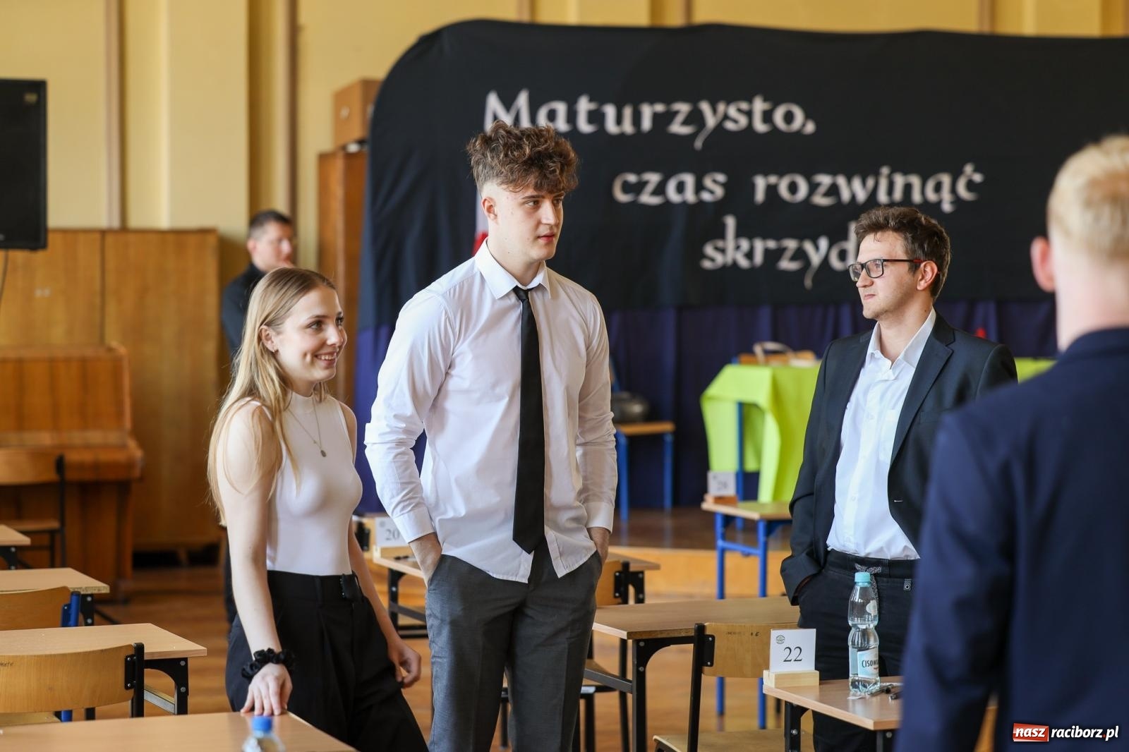 Zdjęcie w galerii na portalu naszraciborz.pl: Maturzyści Ekonomika zmierzyli się z językiem obcym wiadomości z regionu