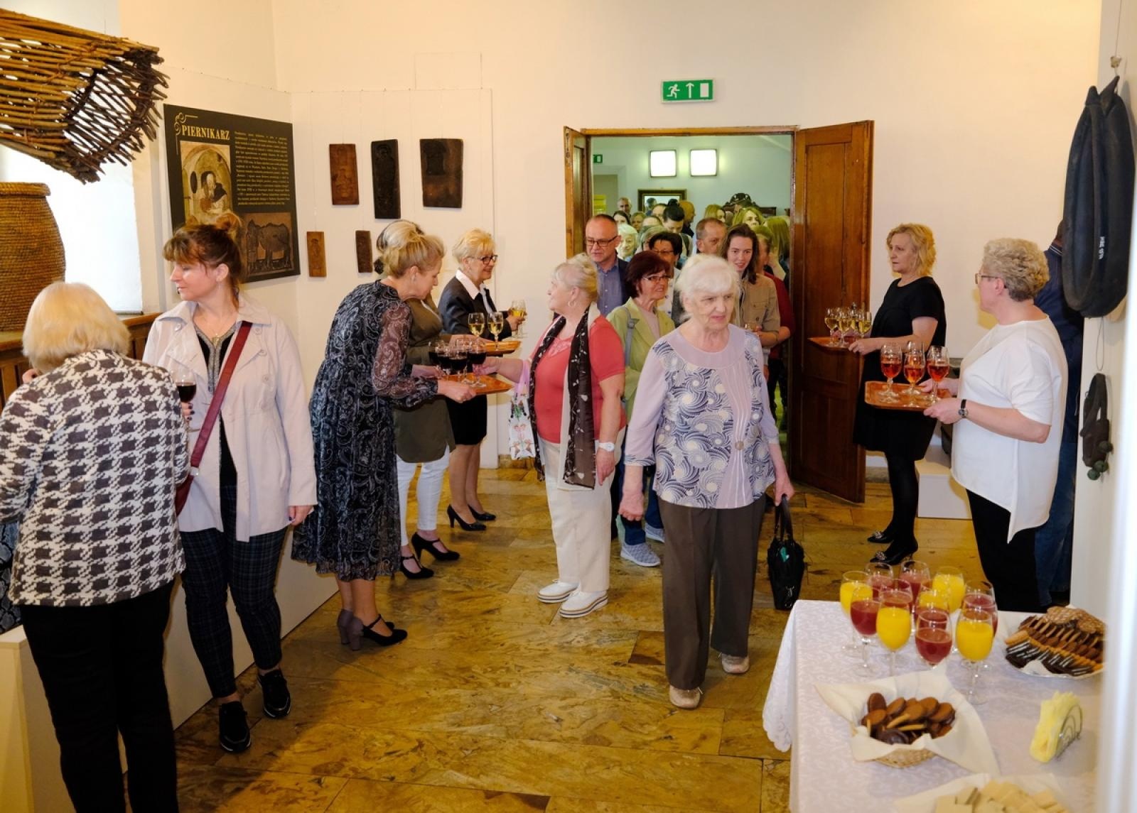 Zdjęcie w galerii na portalu naszraciborz.pl: Ginące zawody - w Muzeum otwarto nową wystawę wiadomości z regionu