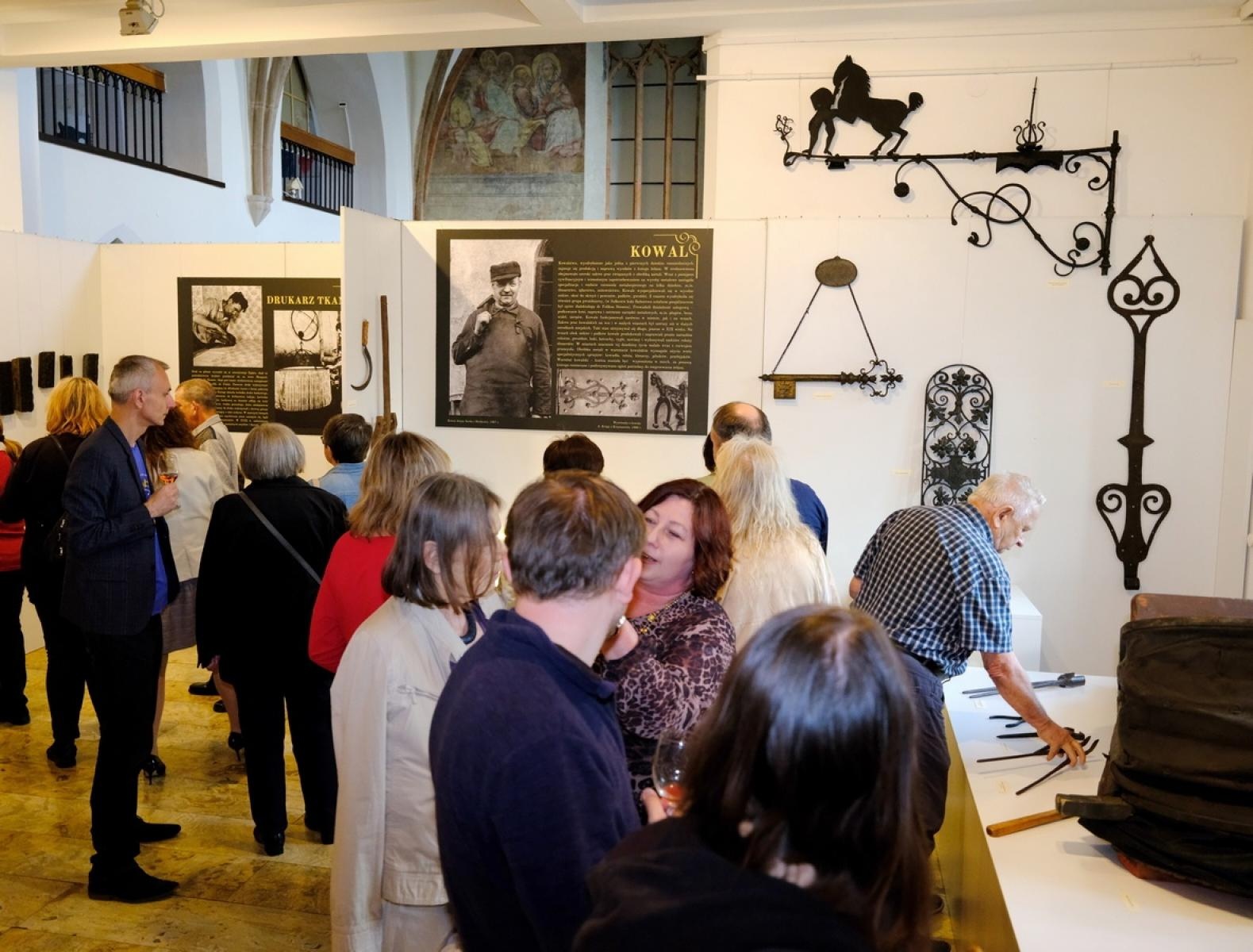 Zdjęcie w galerii na portalu naszraciborz.pl: Ginące zawody - w Muzeum otwarto nową wystawę wiadomości z regionu