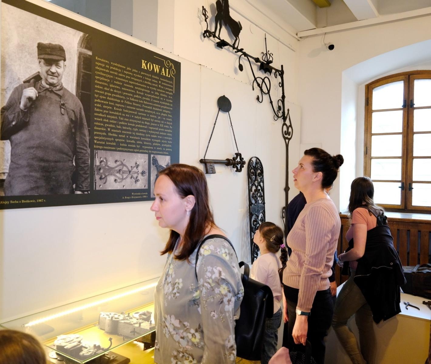 Zdjęcie w galerii na portalu naszraciborz.pl: Ginące zawody - w Muzeum otwarto nową wystawę wiadomości z regionu