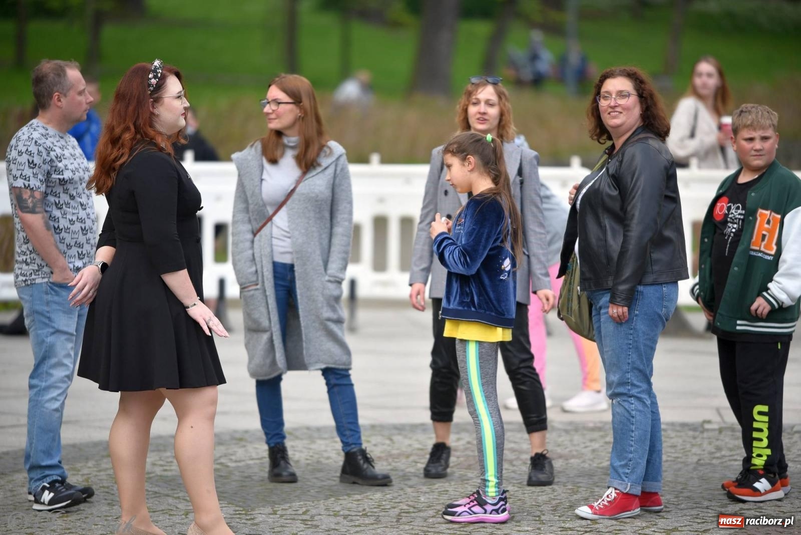 Zdjęcie w galerii na portalu naszraciborz.pl: Majówkowa potańcówka retro w parku m. Roth wiadomości z regionu
