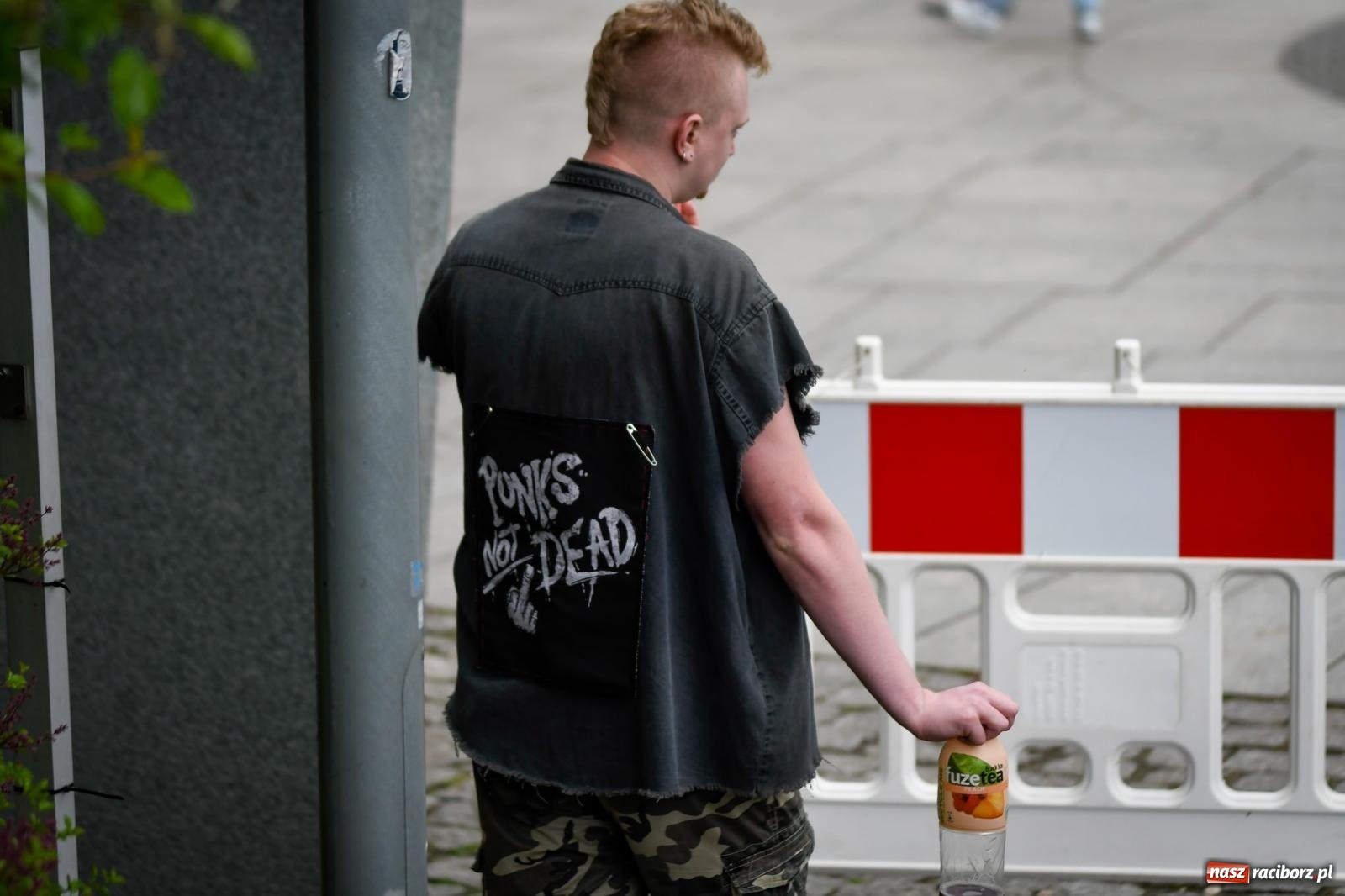 Zdjęcie w galerii na portalu naszraciborz.pl: Majówkowa potańcówka retro w parku m. Roth wiadomości z regionu