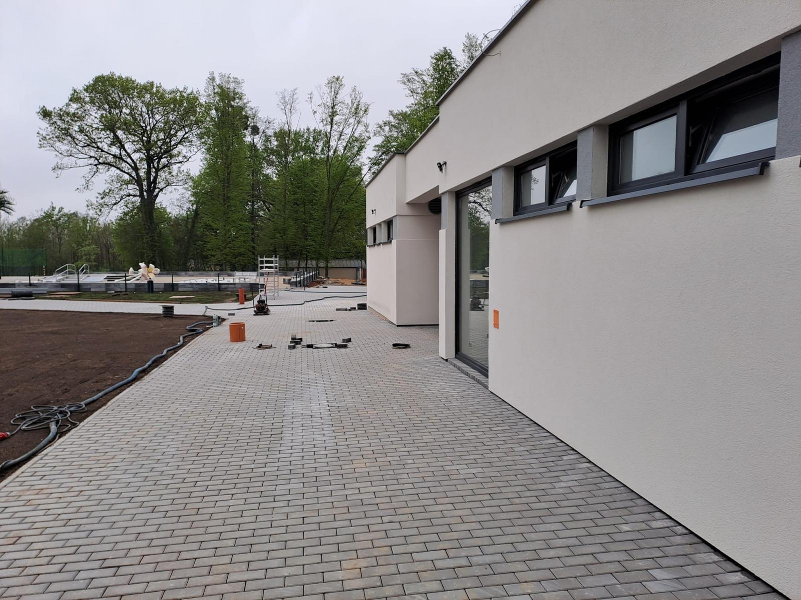 Zdjęcie w galerii na portalu naszraciborz.pl: Budowa nowoczesnego kąpieliska w Tworkowie na finiszu [FOTO] wiadomości z regionu