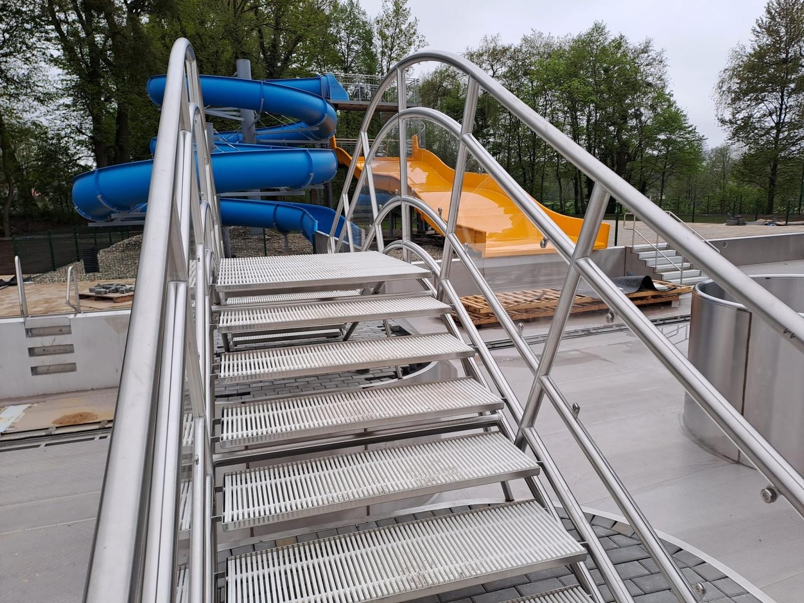 Zdjęcie w galerii na portalu naszraciborz.pl: Budowa nowoczesnego kąpieliska w Tworkowie na finiszu [FOTO] wiadomości z regionu