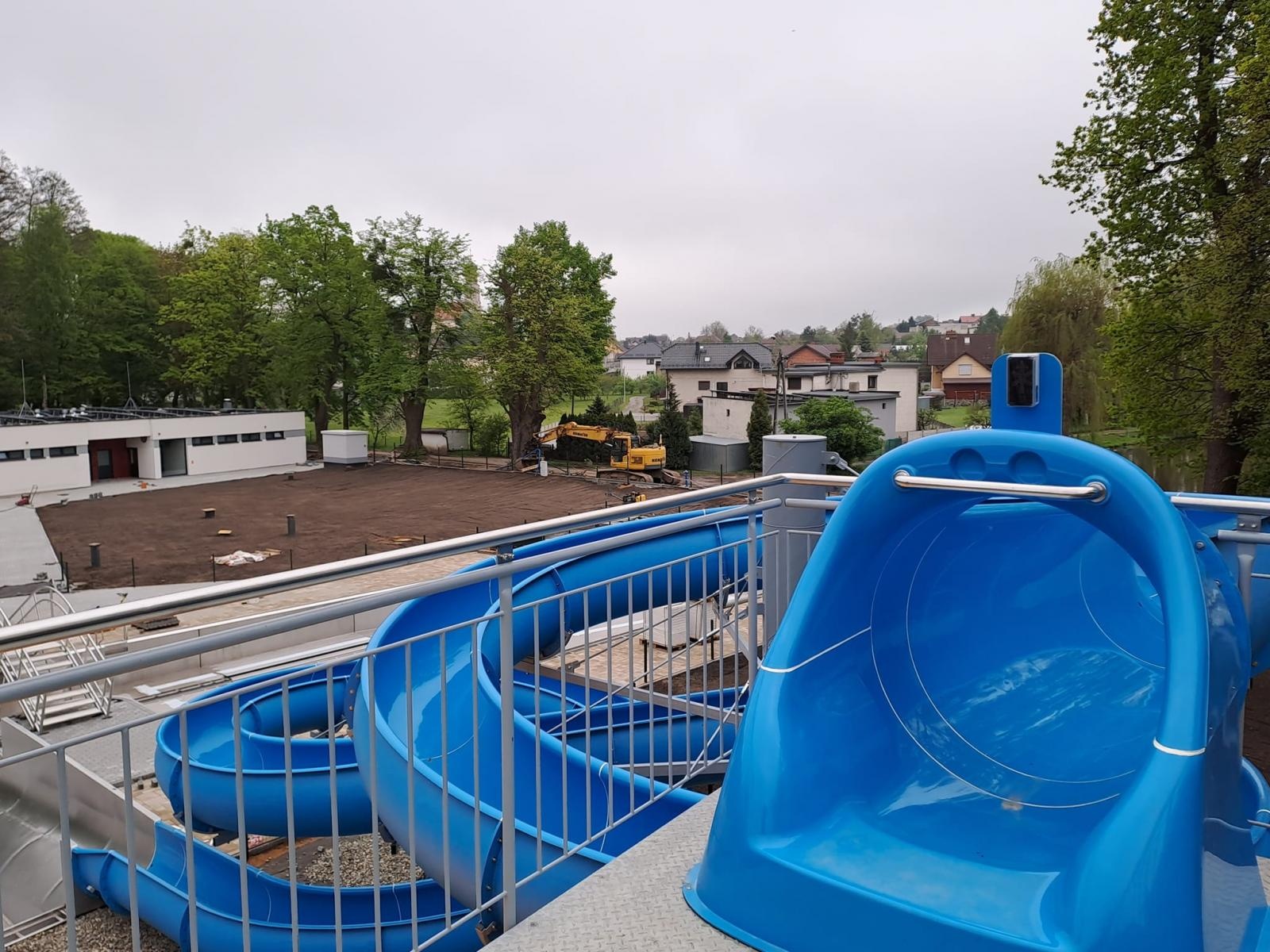 Zdjęcie w galerii na portalu naszraciborz.pl: Budowa nowoczesnego kąpieliska w Tworkowie na finiszu [FOTO] wiadomości z regionu