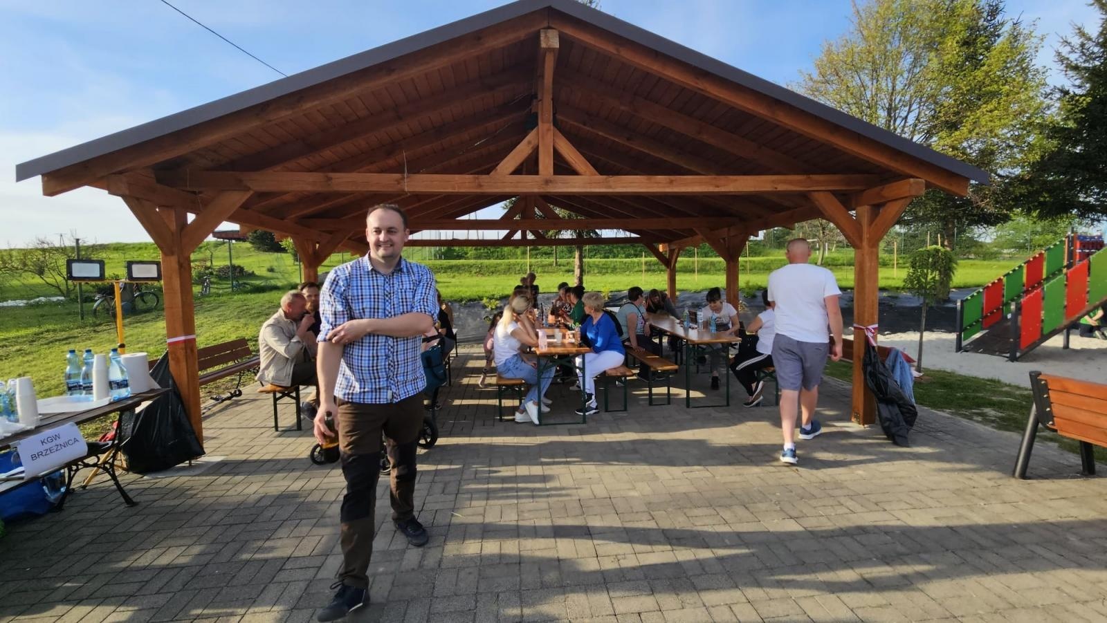 Zdjęcie w galerii na portalu naszraciborz.pl: W Brzeźnicy otwarto plac zabaw wiadomości z regionu