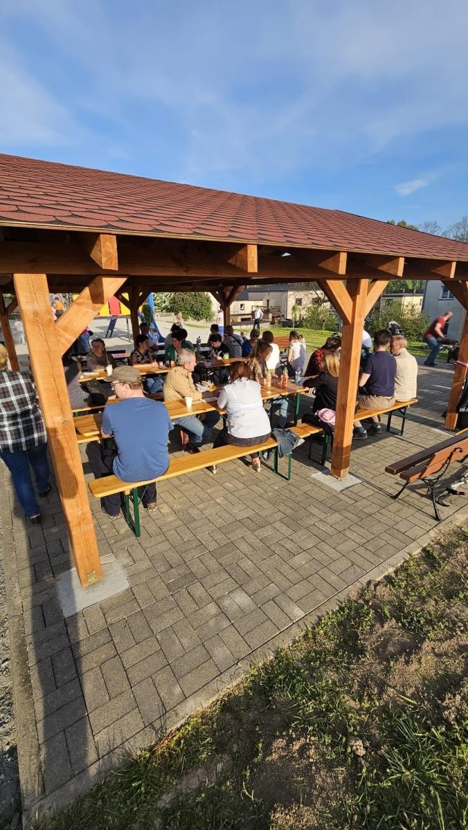 Zdjęcie w galerii na portalu naszraciborz.pl: W Brzeźnicy otwarto plac zabaw wiadomości z regionu