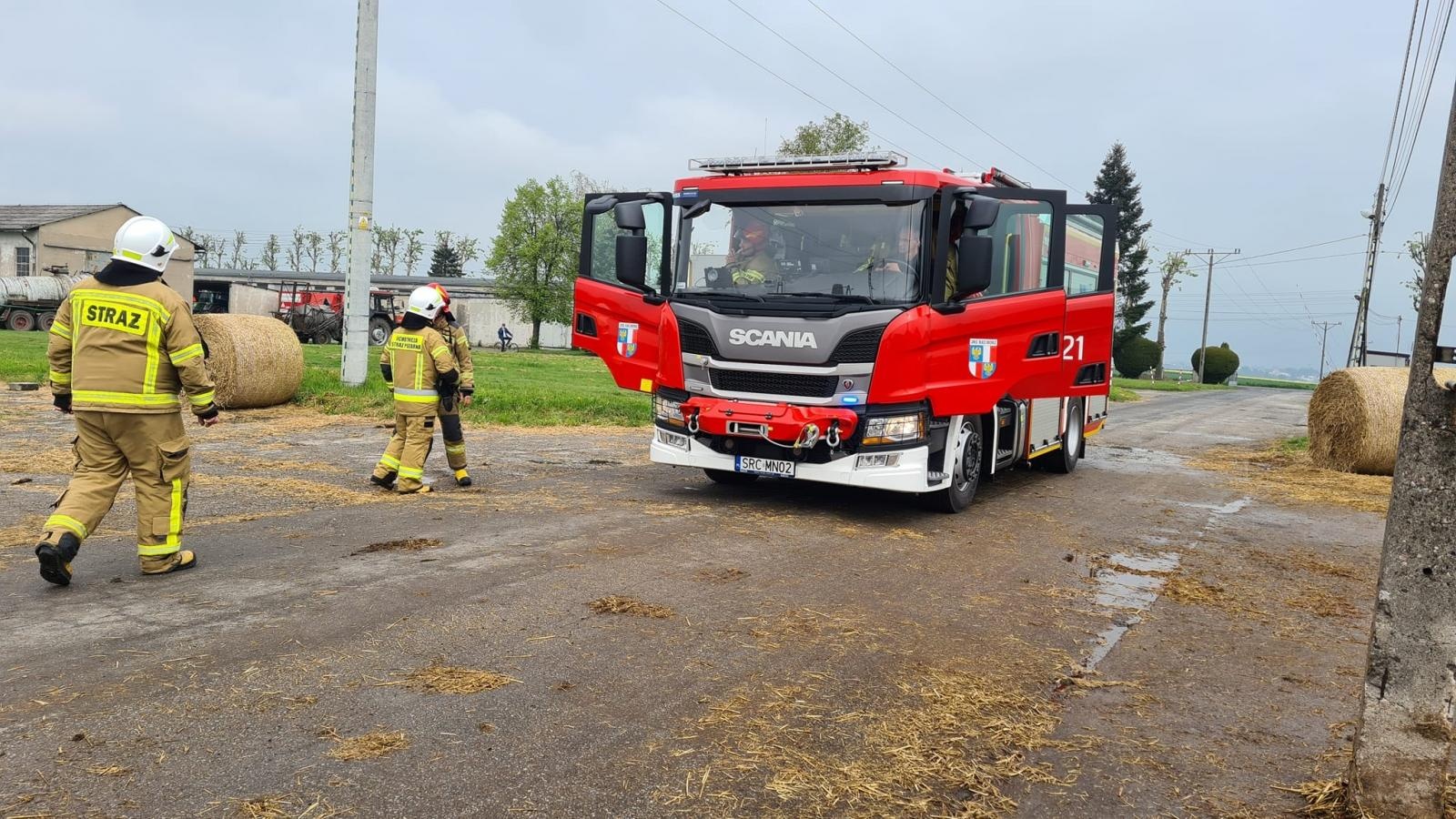 Zdjęcie w galerii na portalu naszraciborz.pl: Raport 998. Martwy bocian na linii energetycznej w Krzanowicach wiadomości z regionu