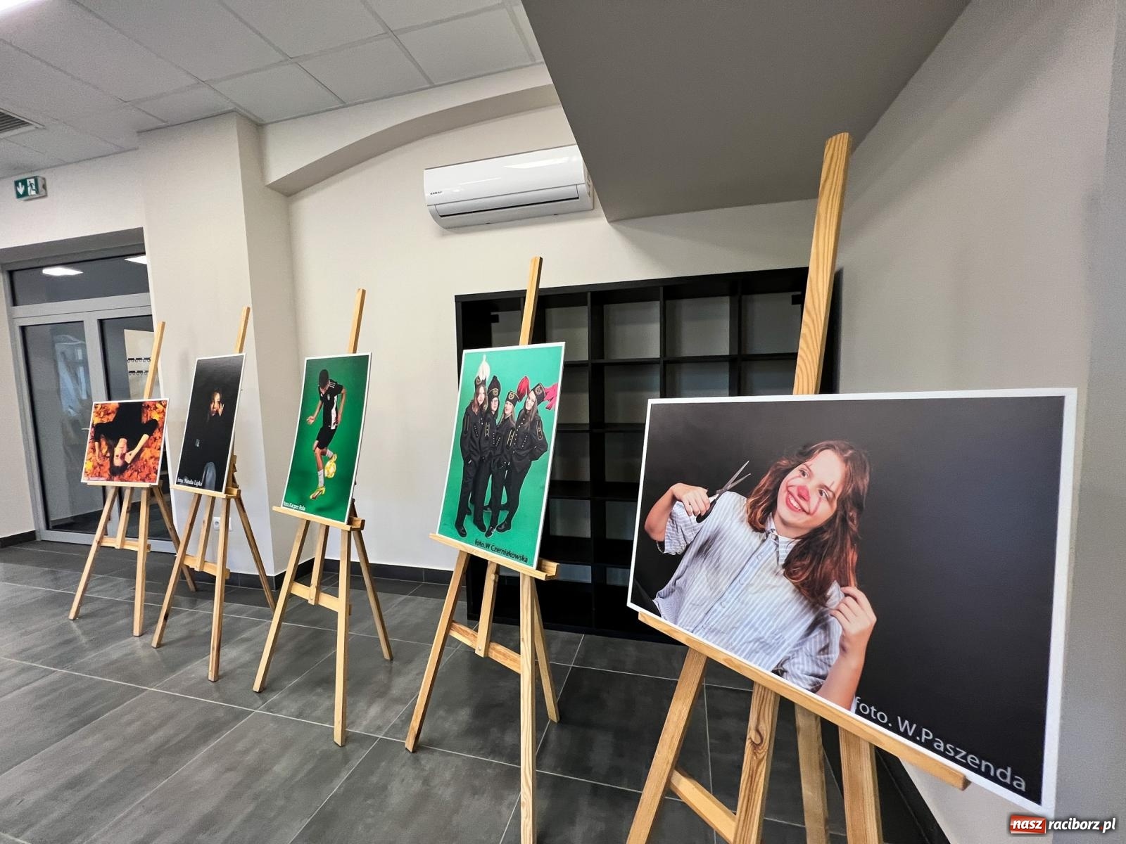 Zdjęcie w galerii na portalu naszraciborz.pl: Pietrowice Wielkie ruszają w nową podróż. Odnowiony dworzec stał się Stacją KULTURA [FOTO i WIDEO] wiadomości z regionu