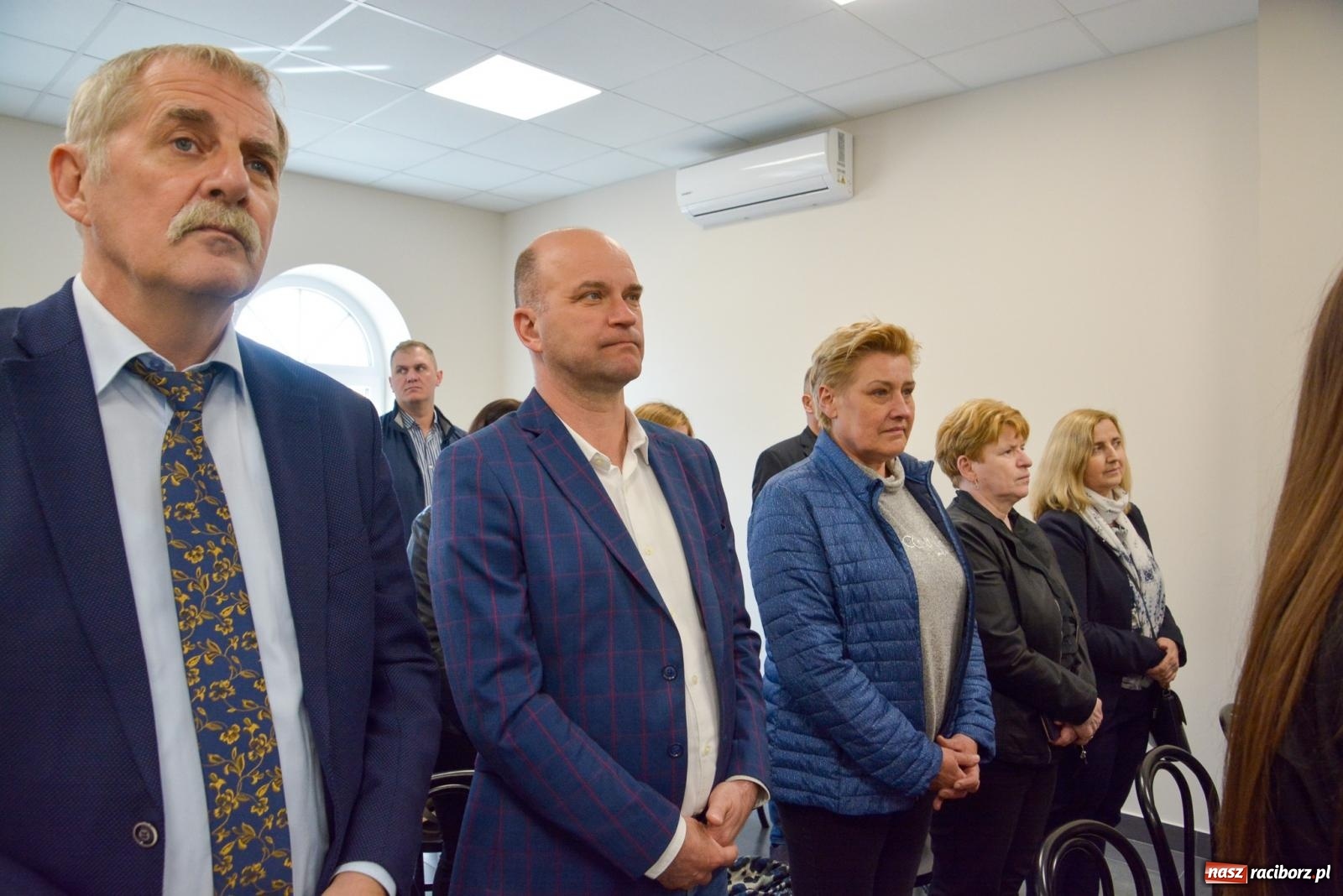 Zdjęcie w galerii na portalu naszraciborz.pl: Pietrowice Wielkie ruszają w nową podróż. Odnowiony dworzec stał się Stacją KULTURA [FOTO i WIDEO] wiadomości z regionu