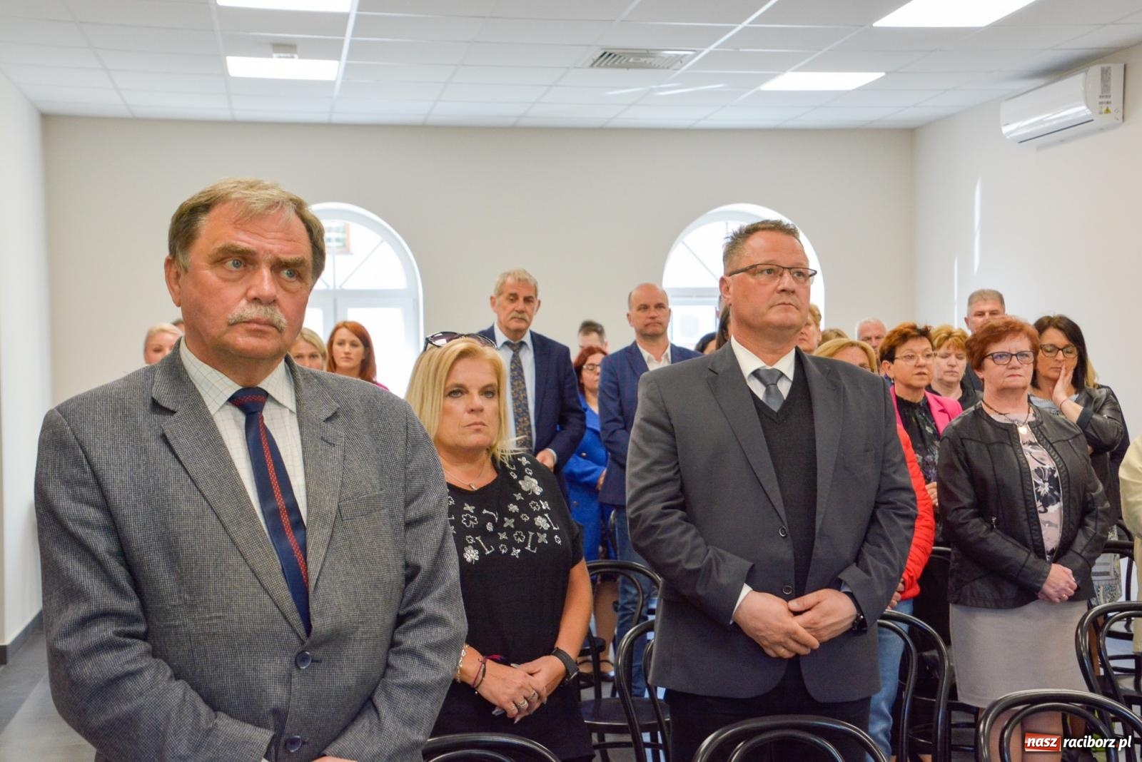 Zdjęcie w galerii na portalu naszraciborz.pl: Pietrowice Wielkie ruszają w nową podróż. Odnowiony dworzec stał się Stacją KULTURA [FOTO i WIDEO] wiadomości z regionu