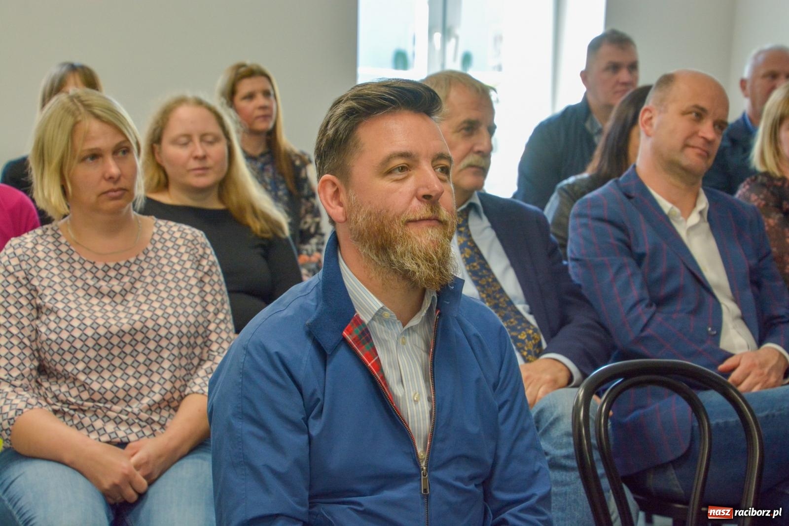 Zdjęcie w galerii na portalu naszraciborz.pl: Pietrowice Wielkie ruszają w nową podróż. Odnowiony dworzec stał się Stacją KULTURA [FOTO i WIDEO] wiadomości z regionu