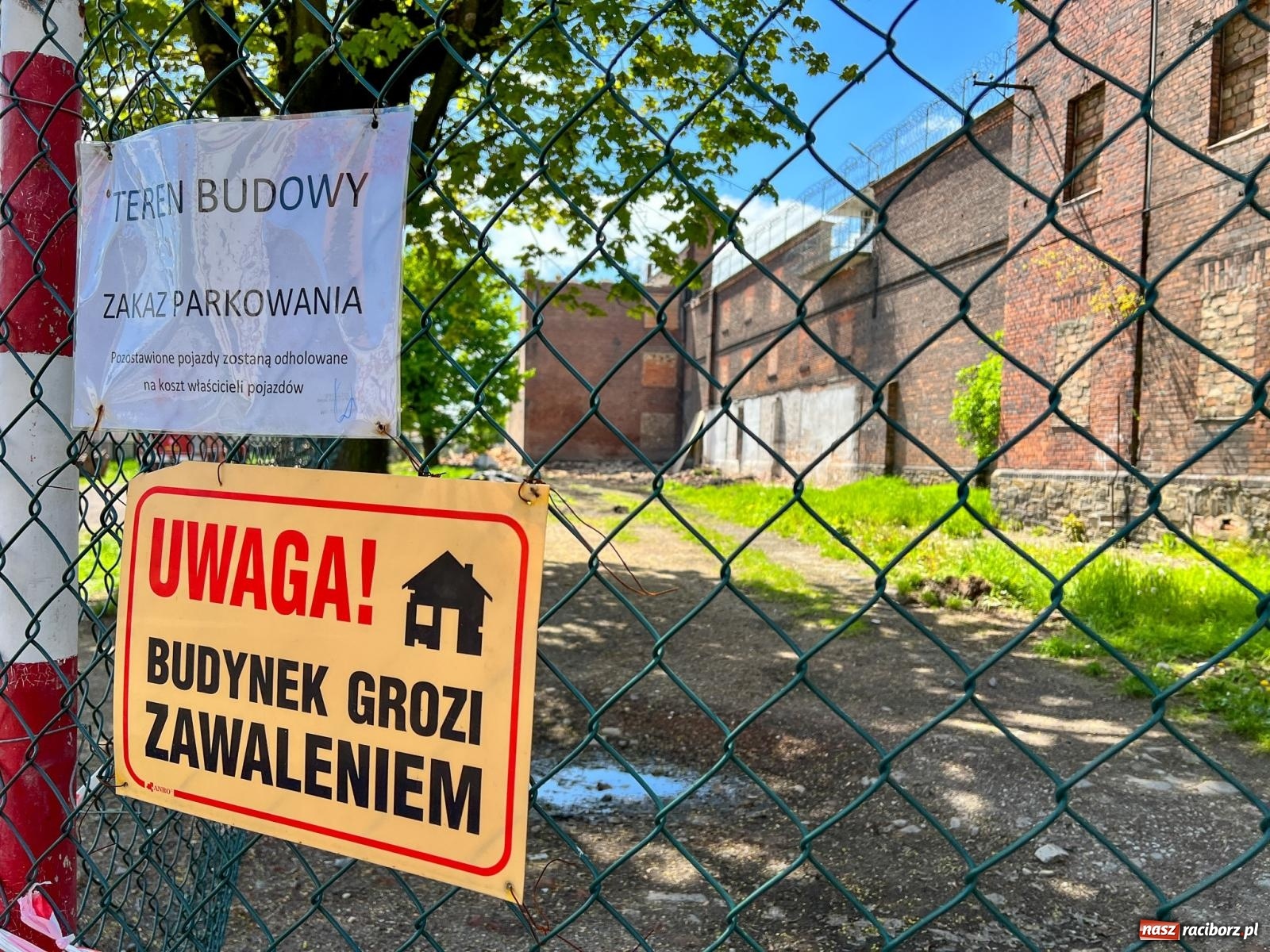 Zdjęcie w galerii na portalu naszraciborz.pl: Ruszyła rozbiórka starych budynków przy ZK. To część inwestycji wartej 30 mln zł wiadomości z regionu