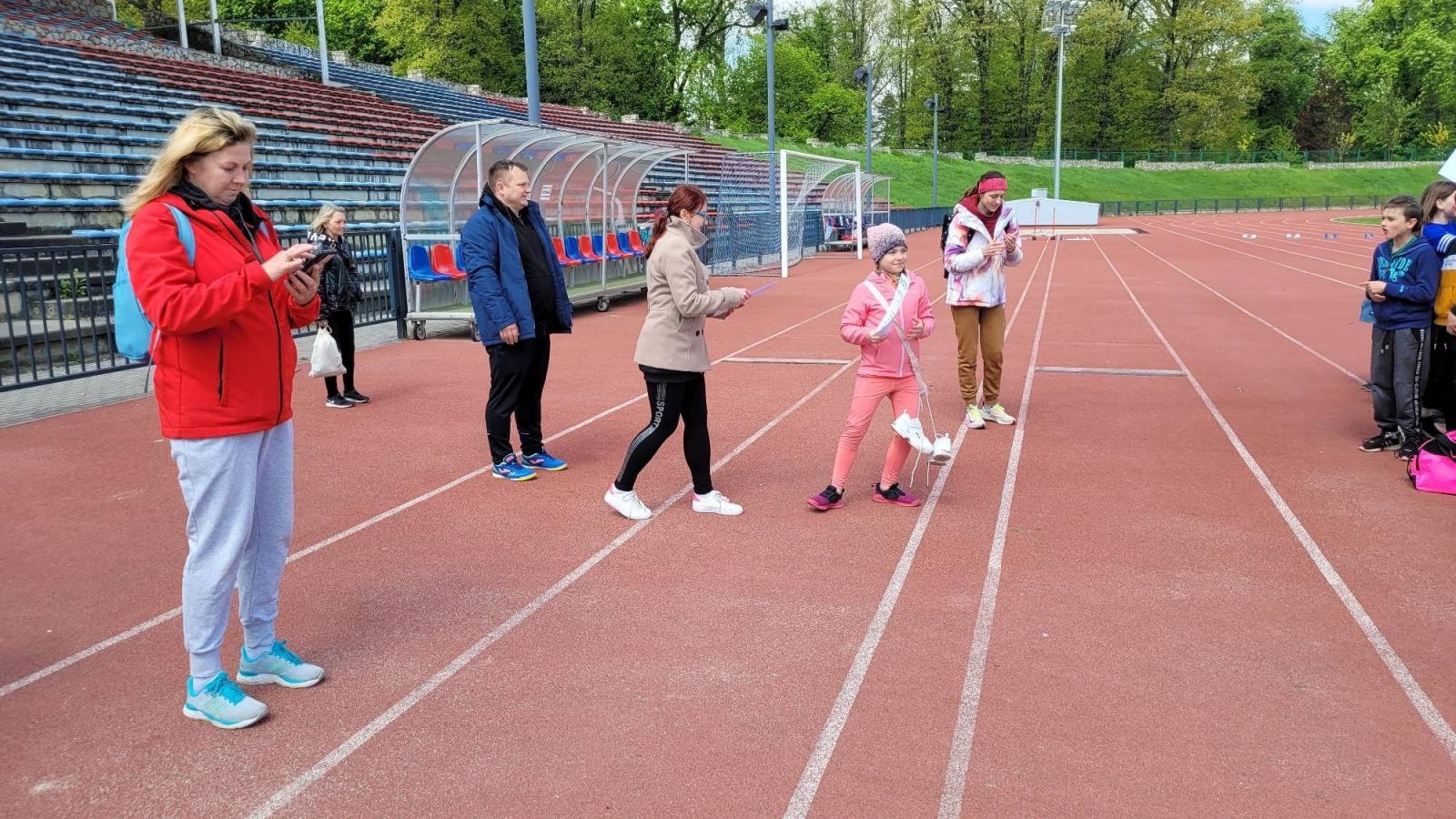 Zdjęcie w galerii na portalu naszraciborz.pl: SP15 zdecydowanie najlepsza w trójboju wiadomości z regionu