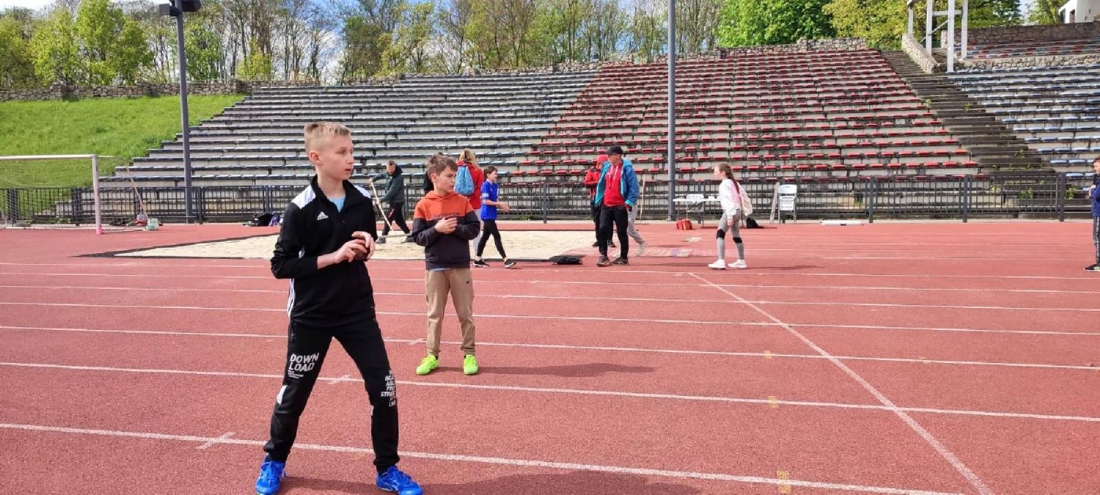 Zdjęcie w galerii na portalu naszraciborz.pl: SP15 zdecydowanie najlepsza w trójboju wiadomości z regionu