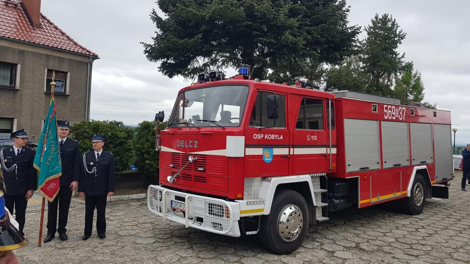 Zdjęcie w galerii na portalu naszraciborz.pl: W Kobyli świętowali Dzień Strażaka wiadomości z regionu
