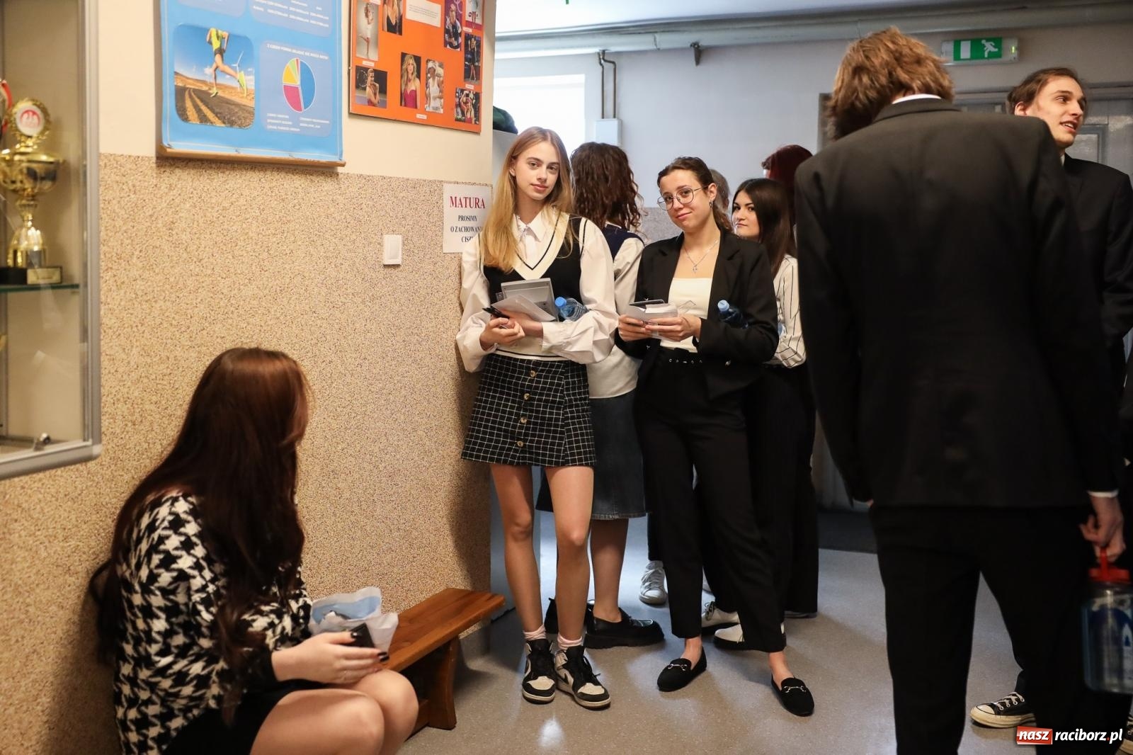 Zdjęcie w galerii na portalu naszraciborz.pl: Królowa nauk na maturze w II LO [FOTO] wiadomości z regionu