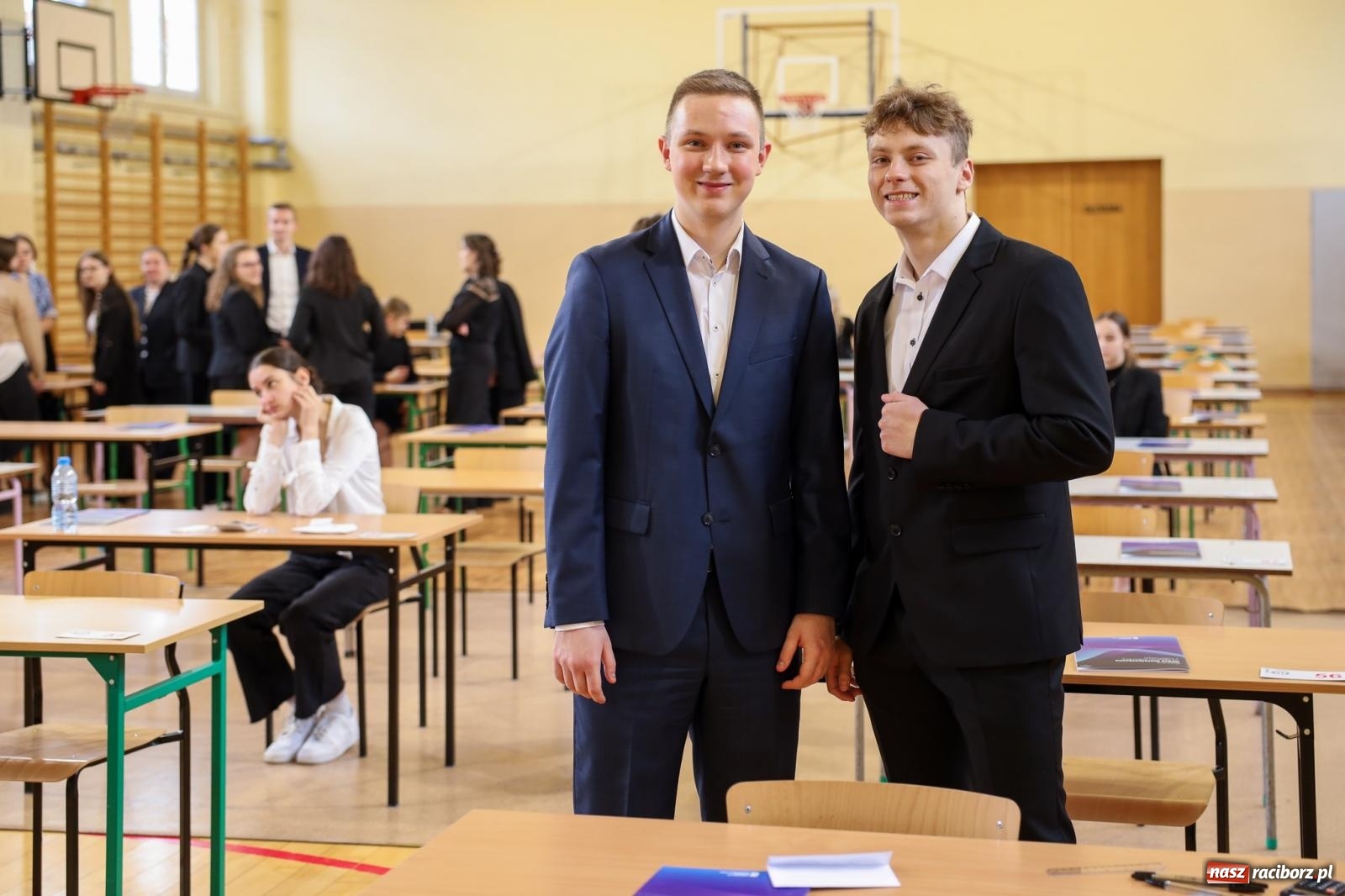 Zdjęcie w galerii na portalu naszraciborz.pl: Królowa nauk na maturze w II LO [FOTO] wiadomości z regionu