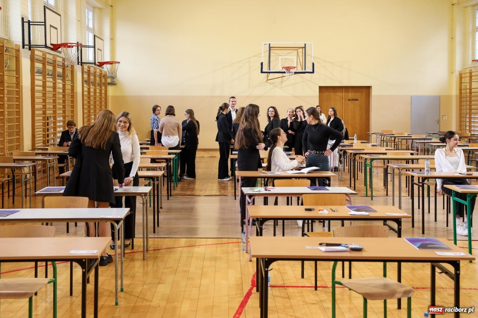Zdjęcie w galerii na portalu naszraciborz.pl: Królowa nauk na maturze w II LO [FOTO] wiadomości z regionu