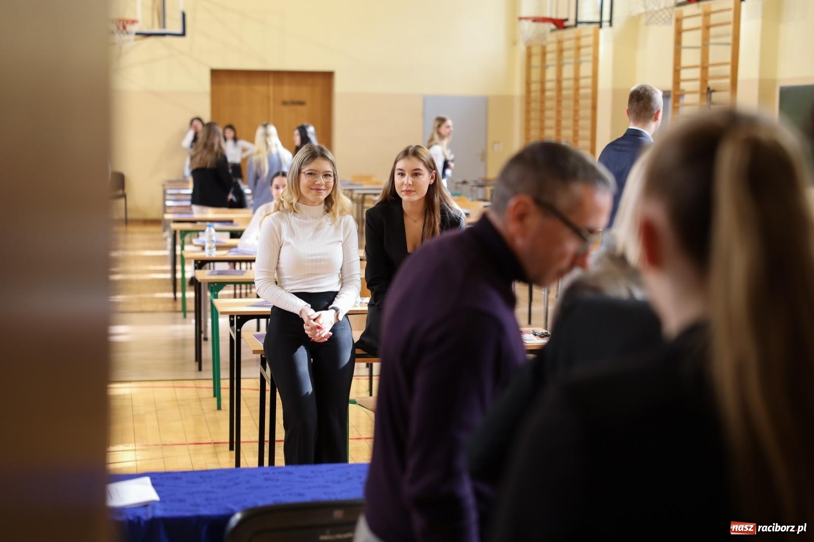Zdjęcie w galerii na portalu naszraciborz.pl: Królowa nauk na maturze w II LO [FOTO] wiadomości z regionu