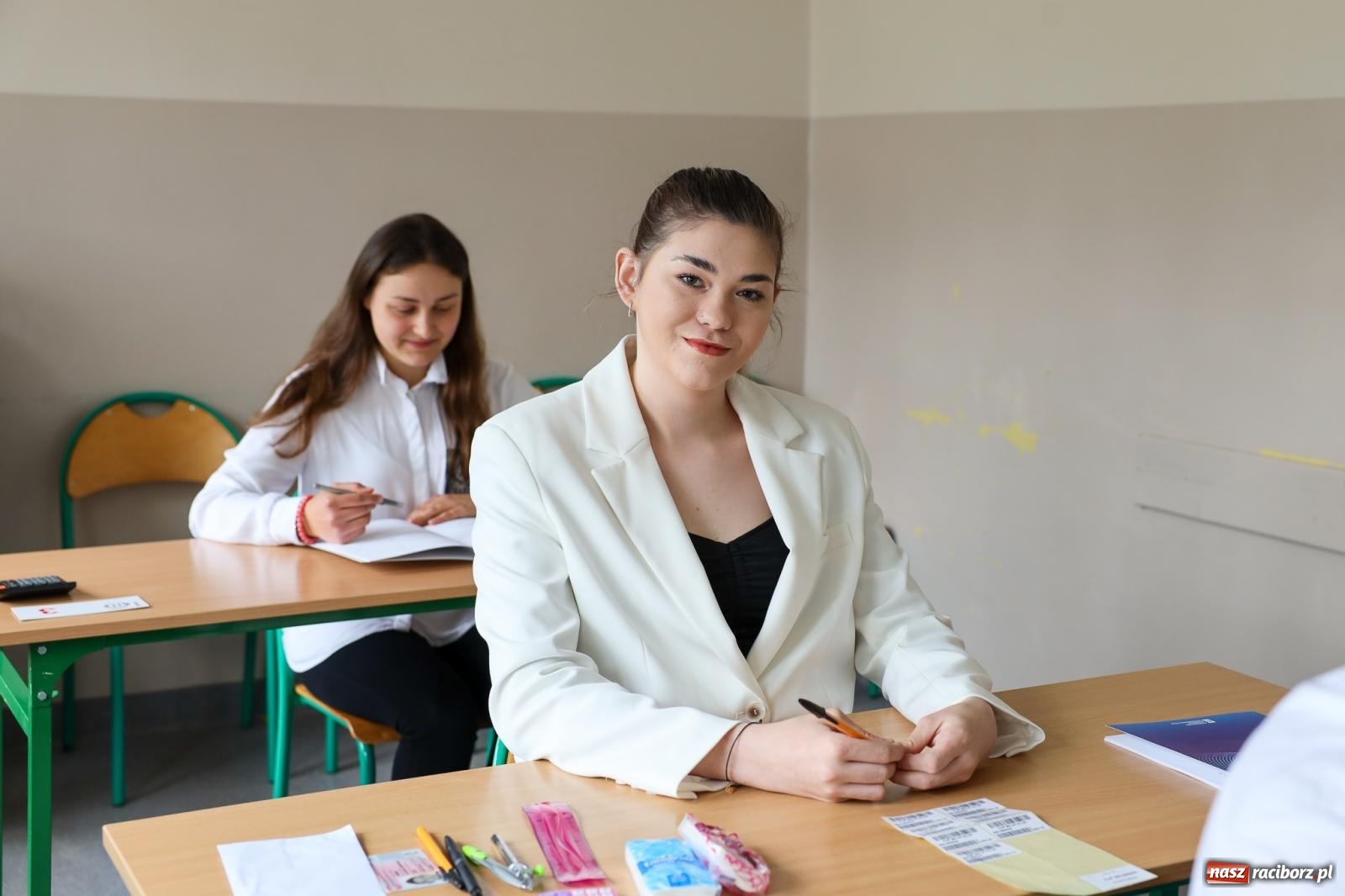 Zdjęcie w galerii na portalu naszraciborz.pl: Królowa nauk na maturze w II LO [FOTO] wiadomości z regionu
