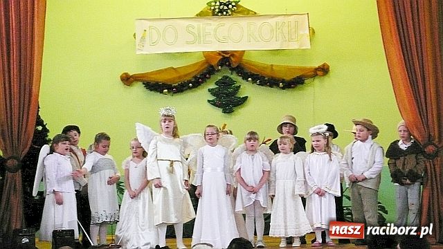 Zdjęcie w galerii na portalu naszraciborz.pl: Sto lat dla babci i dziadka wiadomości z regionu