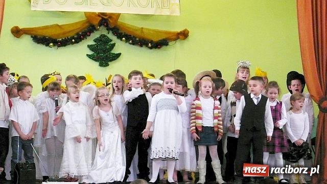 Zdjęcie w galerii na portalu naszraciborz.pl: Sto lat dla babci i dziadka wiadomości z regionu