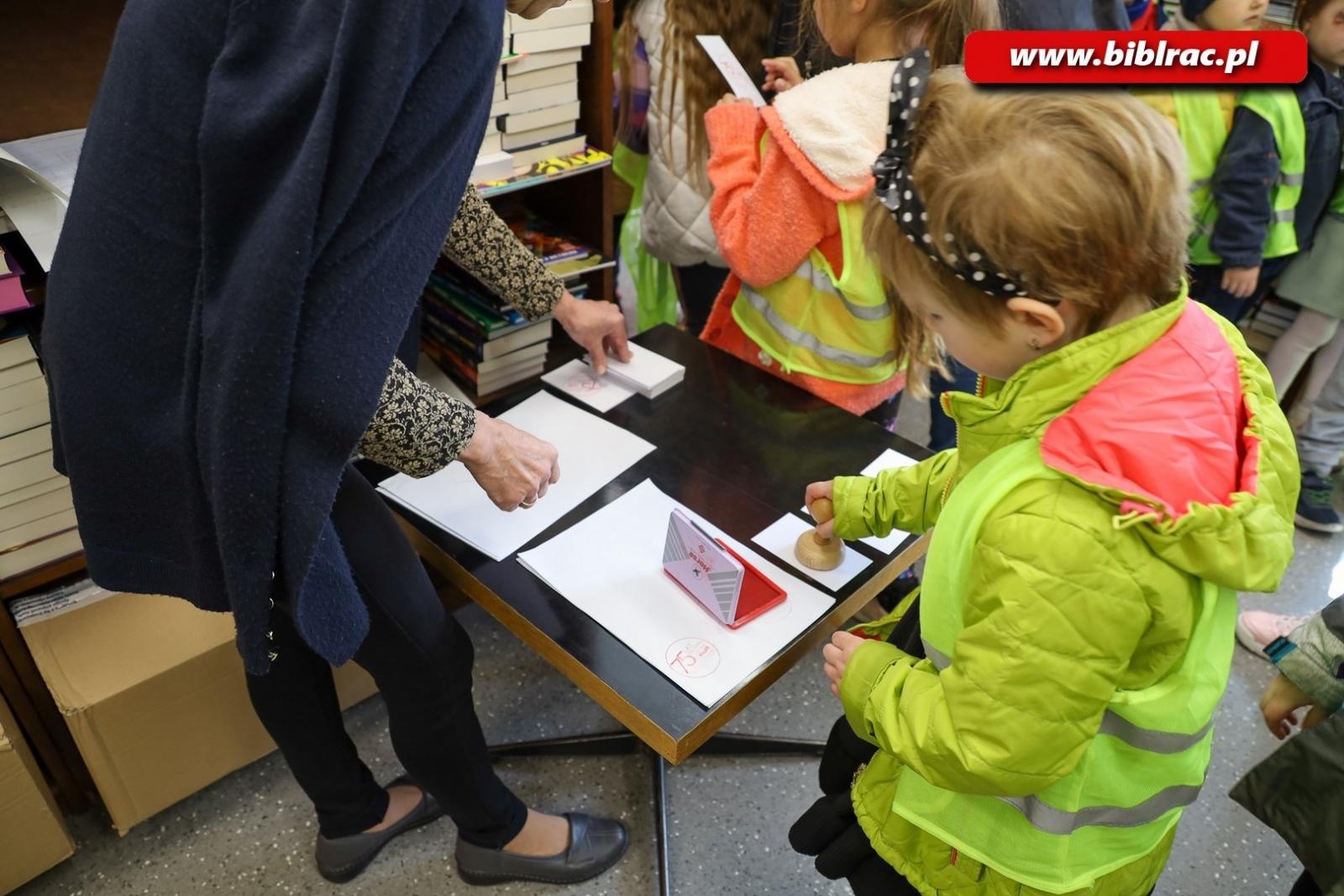Zdjęcie w galerii na portalu naszraciborz.pl: Dzień Otwarty w Bibliotece wiadomości z regionu