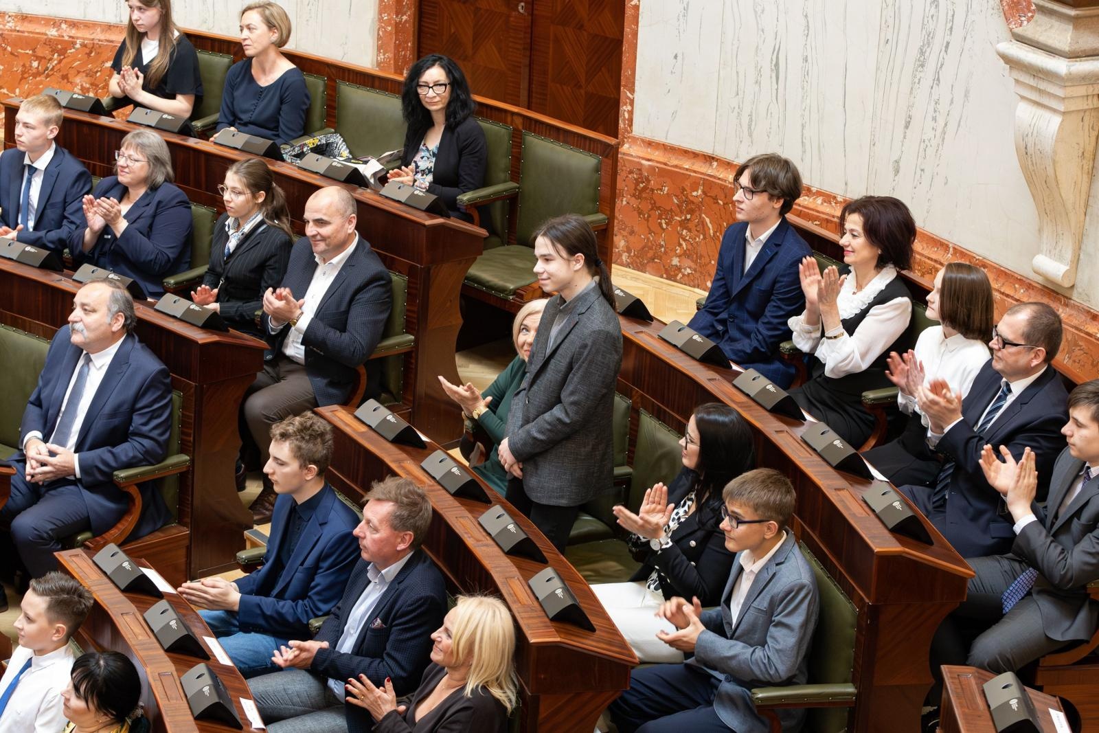 Zdjęcie w galerii na portalu naszraciborz.pl: SP1 z Raciborza z nagrodą Śląskiego Kuratora Oświaty wiadomości z regionu