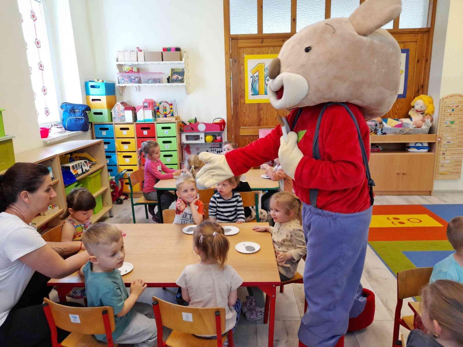Zdjęcie w galerii na portalu naszraciborz.pl: Bawimy się i uczymy z Misią Marysią wiadomości z regionu