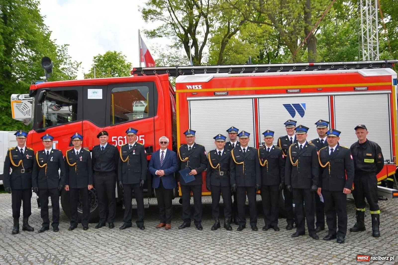 Zdjęcie w galerii na portalu naszraciborz.pl: Awanse i odznaczenia. Powiatowy Dzień Strażaka na raciborskim zamku [FOTO i WIDEO] wiadomości z regionu