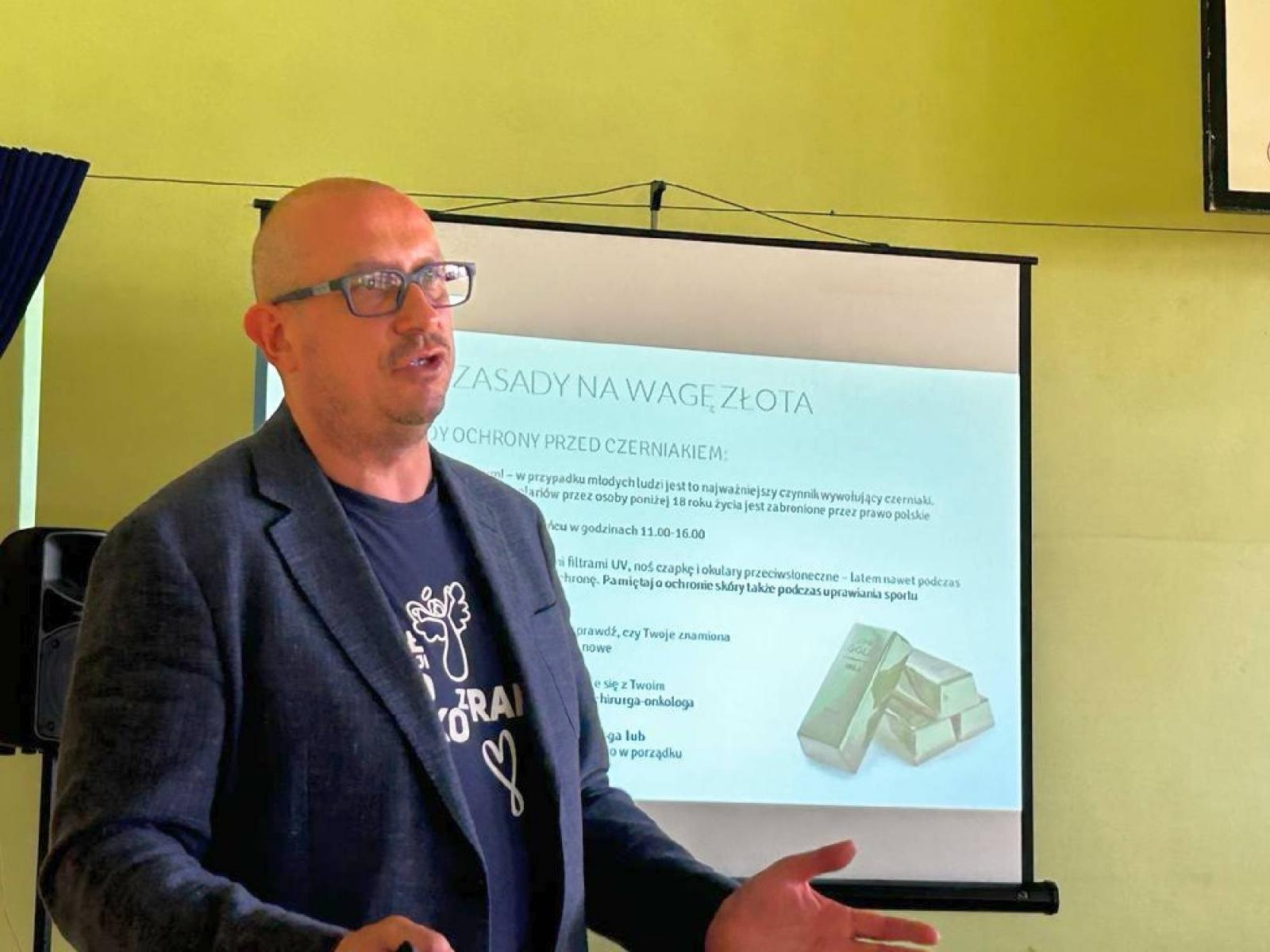Zdjęcie w galerii na portalu naszraciborz.pl: Mechanik ludzkich ciał przyjechał do Brzezia wiadomości z regionu