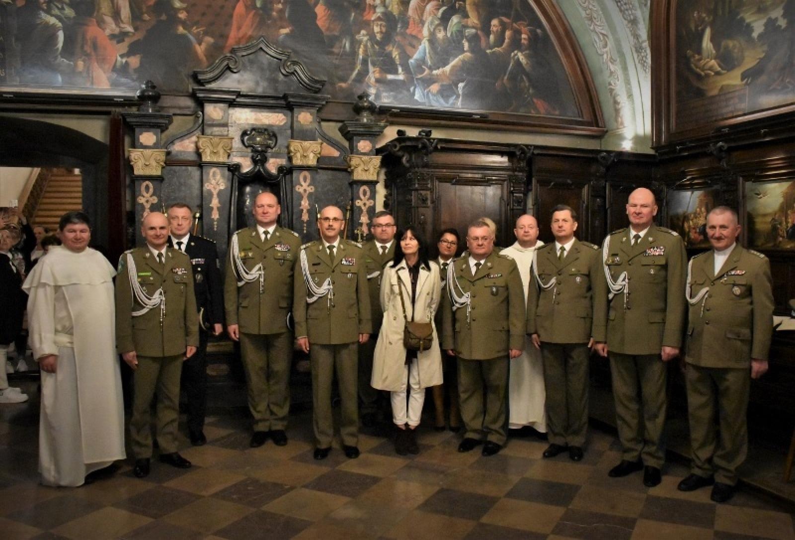 Zdjęcie w galerii na portalu naszraciborz.pl: Śląscy pogranicznicy z Raciborza na Jasnej Górze wiadomości z regionu