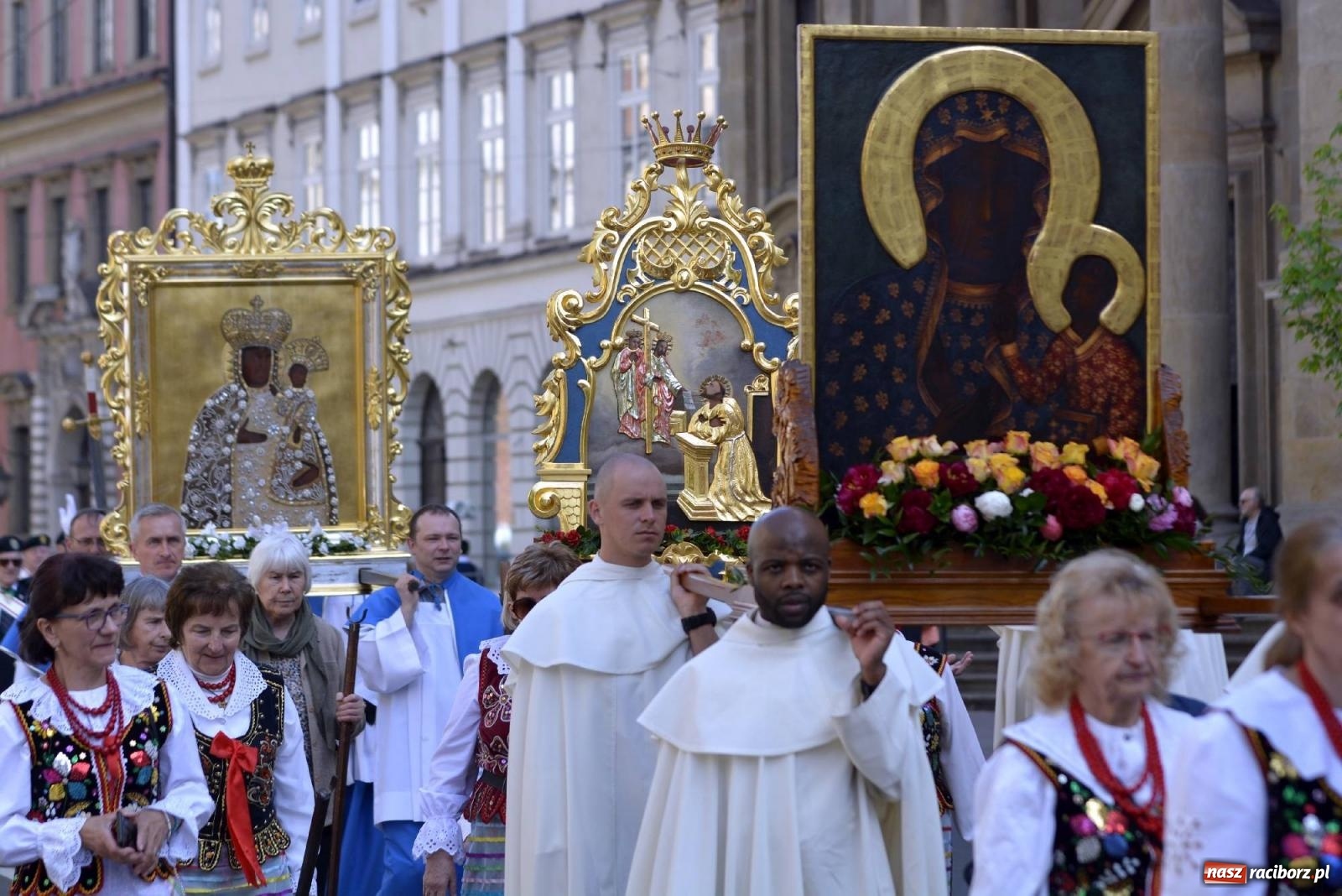 Zdjęcie w galerii na portalu naszraciborz.pl: Z Wawelu na Skałkę z górnośląskim akcentem [FOTO i WIDEO] wiadomości z regionu