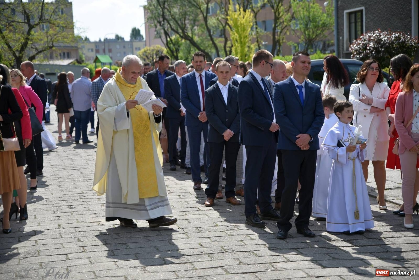Zdjęcie w galerii na portalu naszraciborz.pl: Uroczystość I komunii świętej w kościele NSPJ [FOTO] wiadomości z regionu