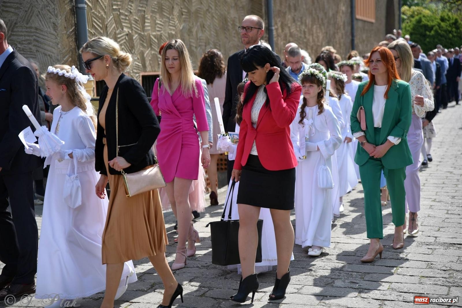 Zdjęcie w galerii na portalu naszraciborz.pl: Uroczystość I komunii świętej w kościele NSPJ [FOTO] wiadomości z regionu
