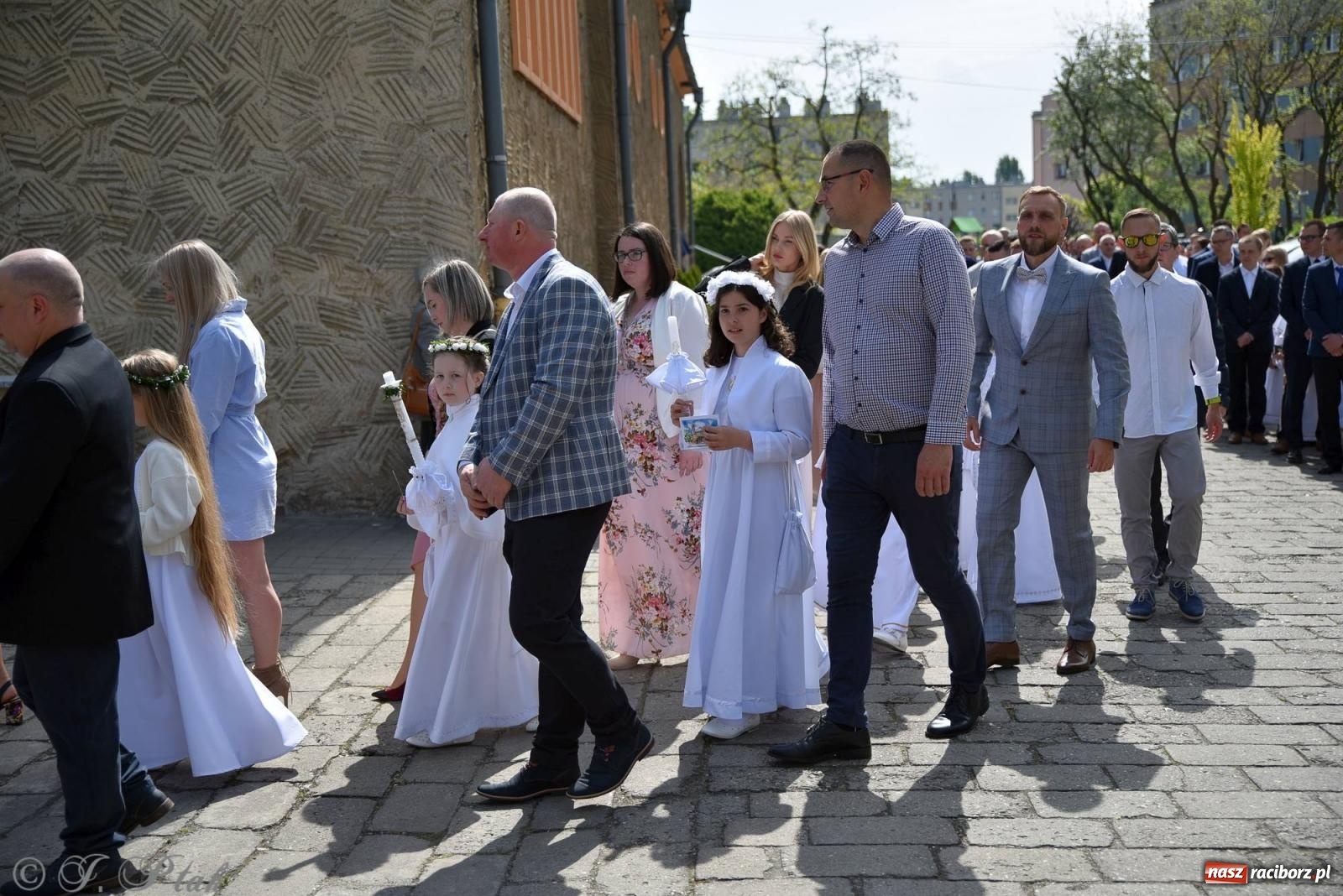 Zdjęcie w galerii na portalu naszraciborz.pl: Uroczystość I komunii świętej w kościele NSPJ [FOTO] wiadomości z regionu